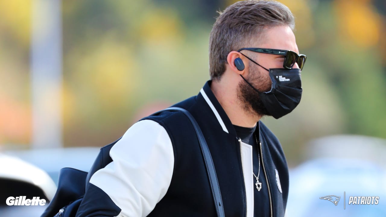 Photos Pregame Week Inside The Patriots Locker Room And Player