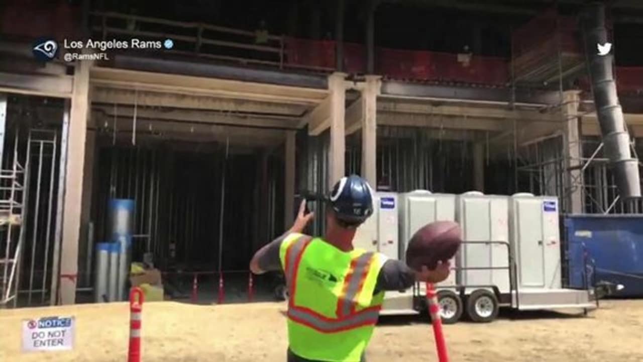 Rams QB Jared Goff Launches Deep Ball To Construction Worker At New L A