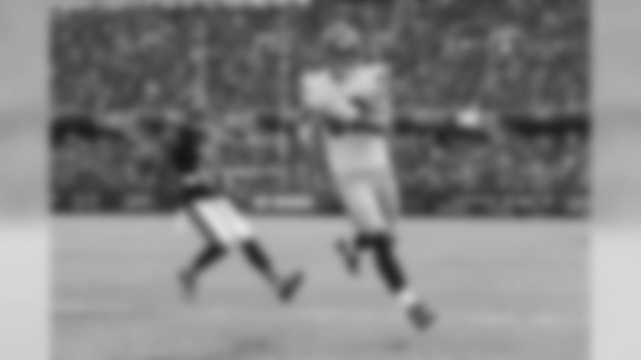 Te Kaden Smith.
(AP照片/ Paul Sancya)