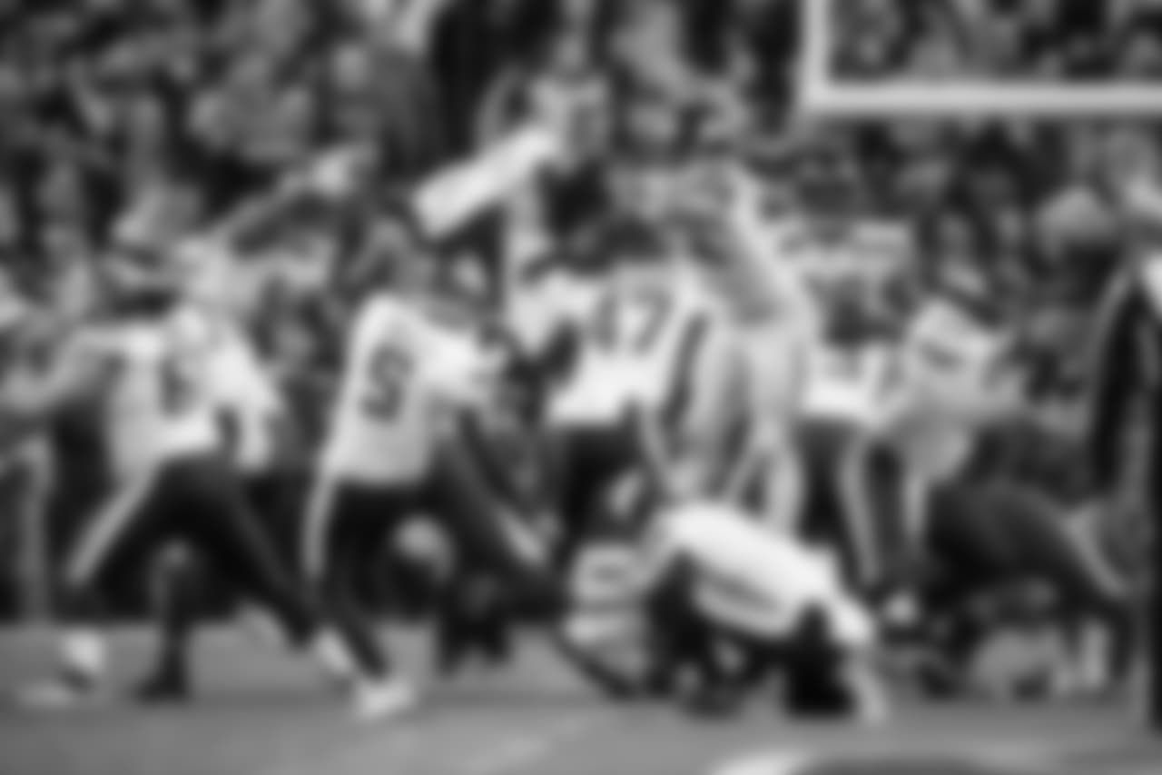 Seattle's' Bobby Wagner blocks a field goal attempt by Minnesota's Dan Bailey in the fourth quarter.