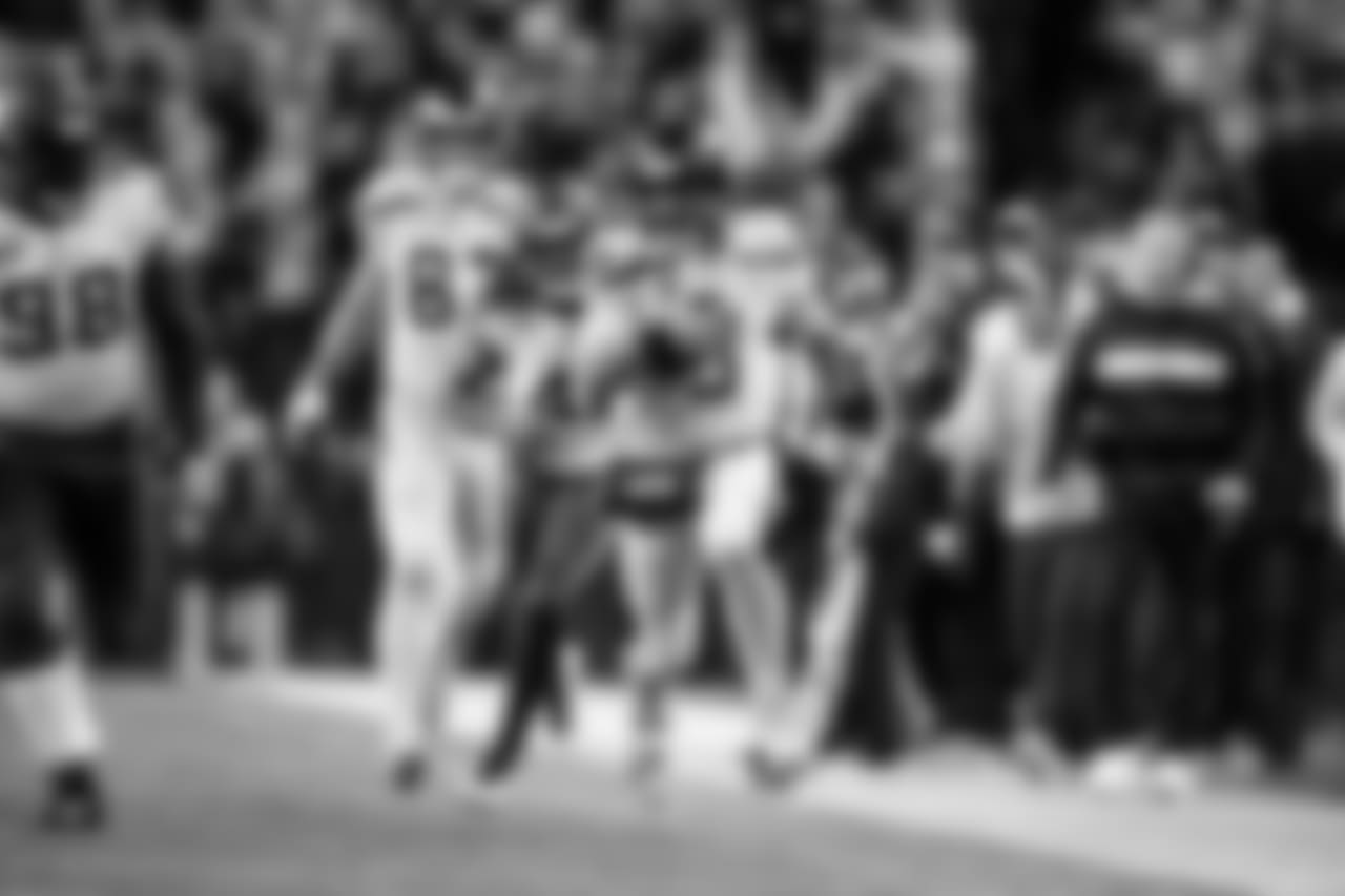 Seattle's Russel Wilson escaped the pocket and raced up the sidelines for 40 yards to set up a Seahawks touchdown.