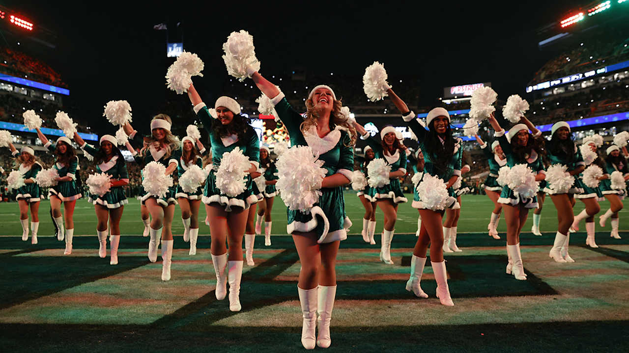 Eagles Cheerleaders On Gameday Pittsburgh Steelers