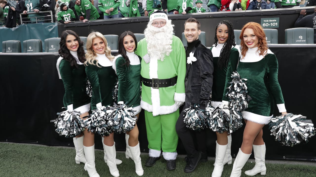 Eagles Cheerleaders On Gameday Giants