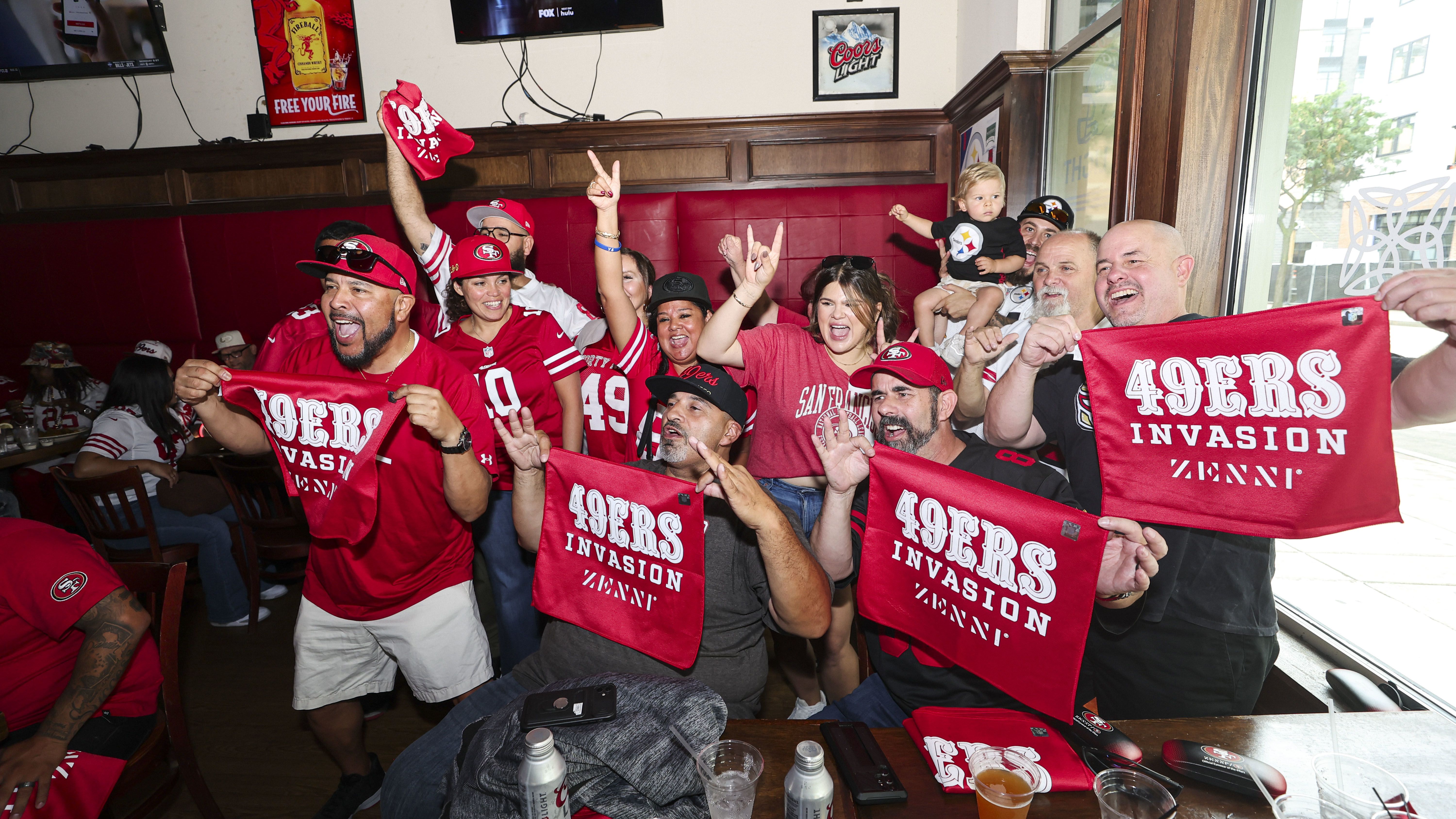 49ers fan meetup in LA pokes fun at Rams with giveaway