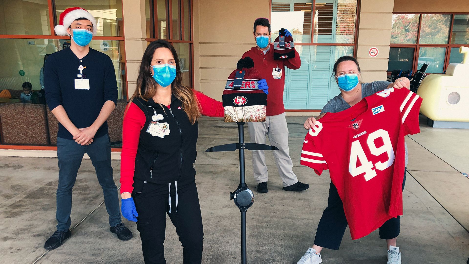 49ers and Invisalign Bring Smiles and Holiday Cheer to Local Children's Hospital