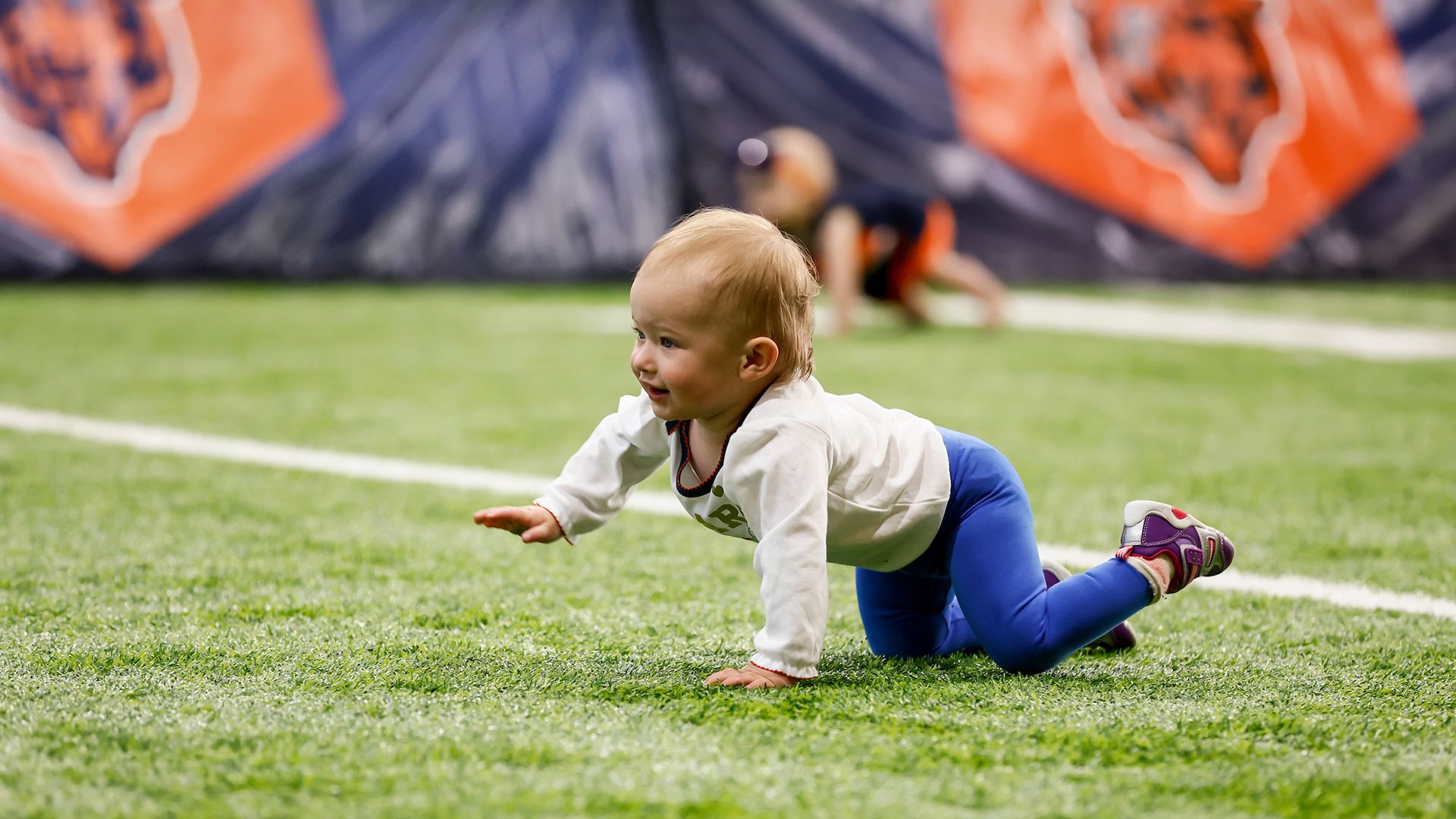 Bears host 2nd annual Baby Bear Crawl race during training camp 