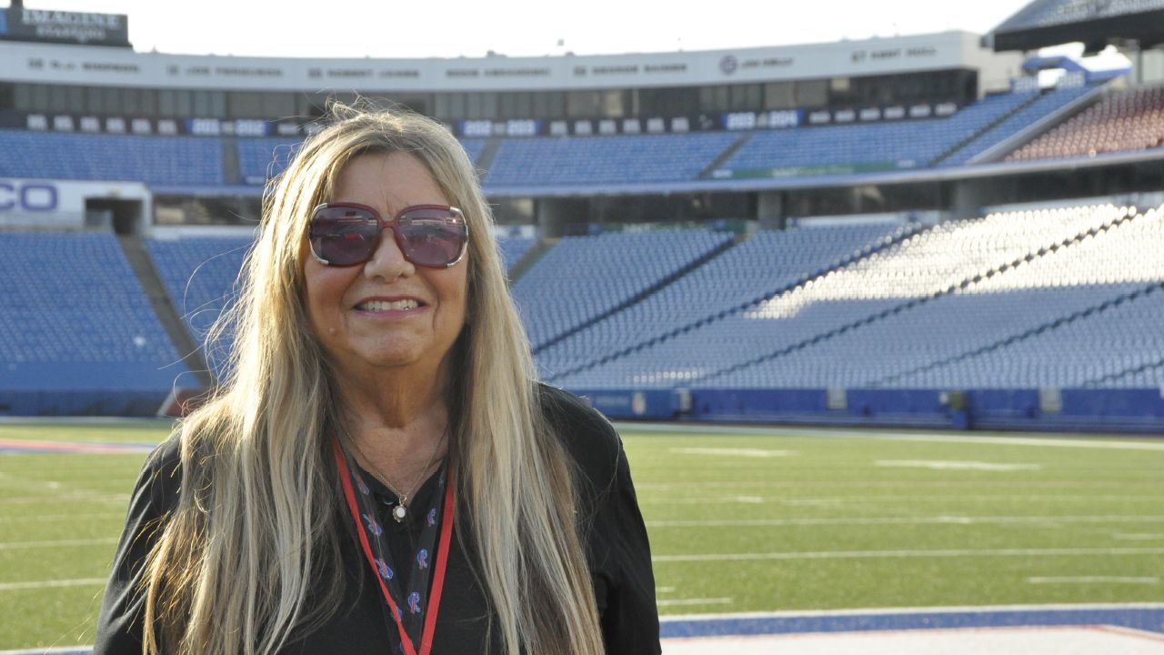 Going on a Scavenger Hunt in the Buffalo Bills Stadium! 