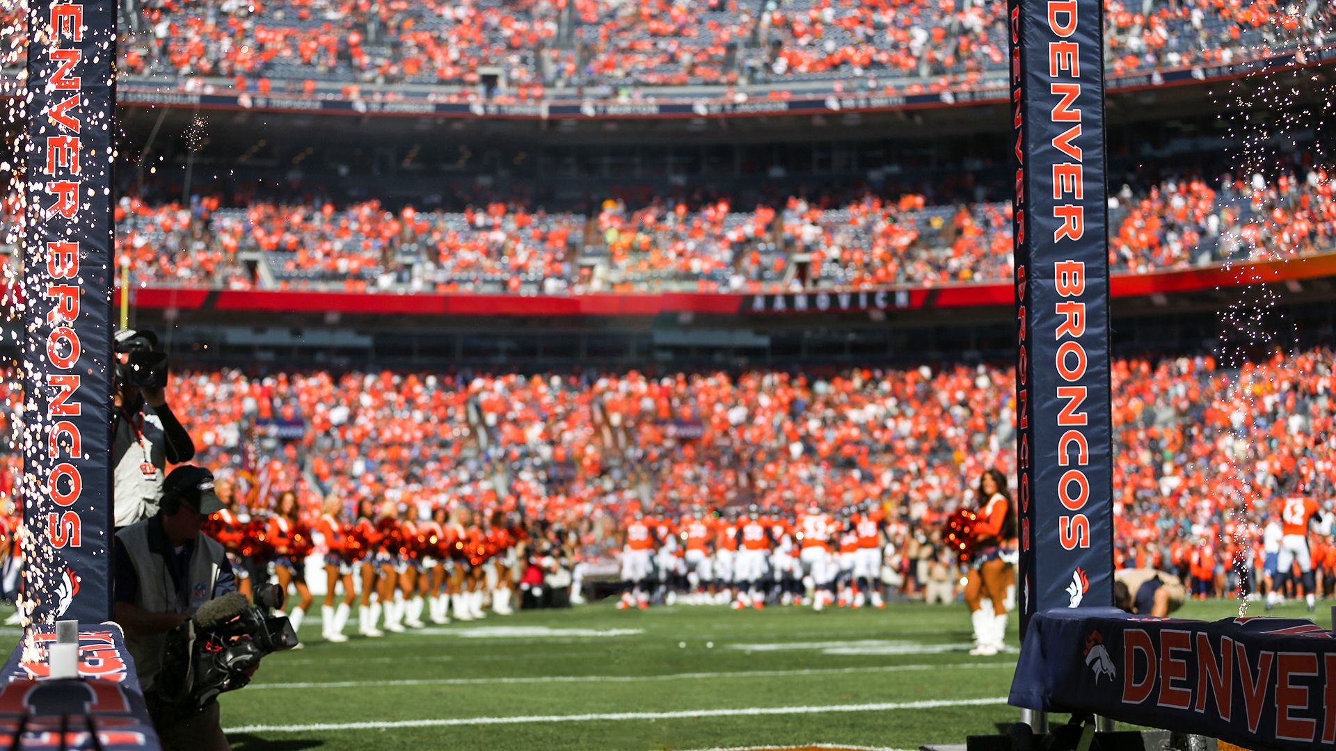 Download The Washington Redskins Are Playing In A Stadium Wallpaper