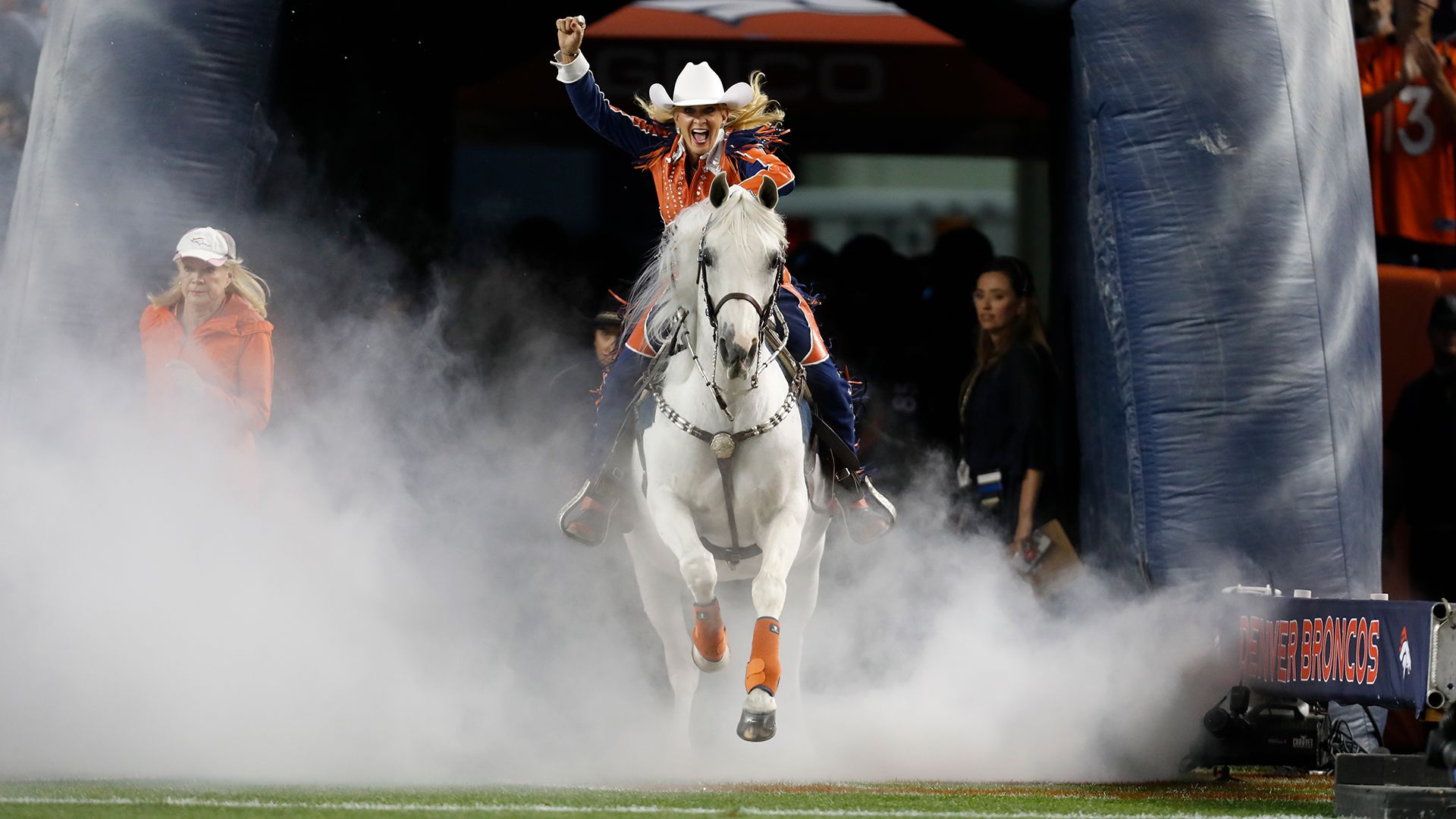 Horse Tracks: It's gameday in Broncos Country! - Mile High Report