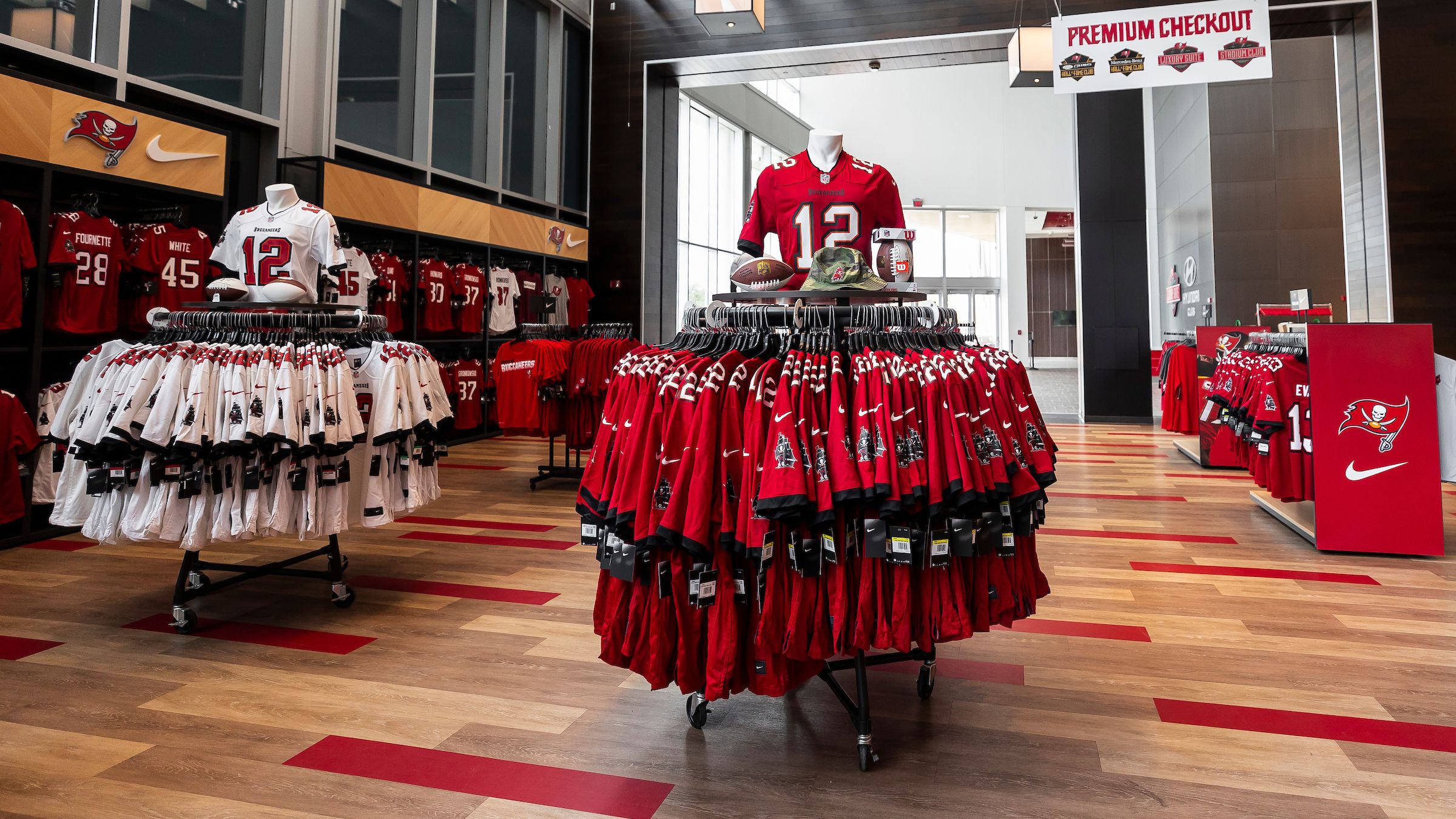 tampa bay buccaneers team shop