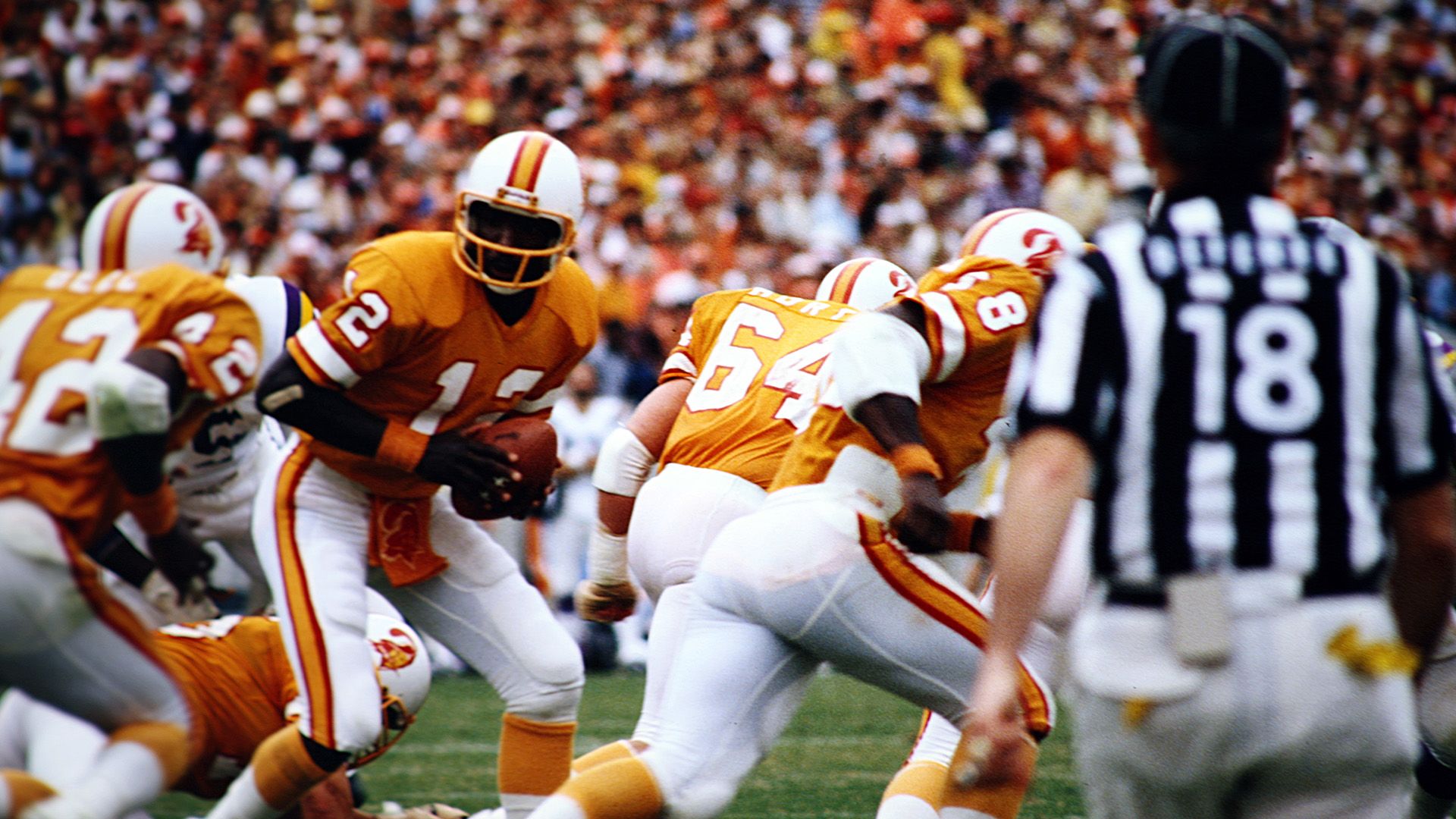 Doug Williams inducted into Buccaneers Ring of Honor - Bucs Nation