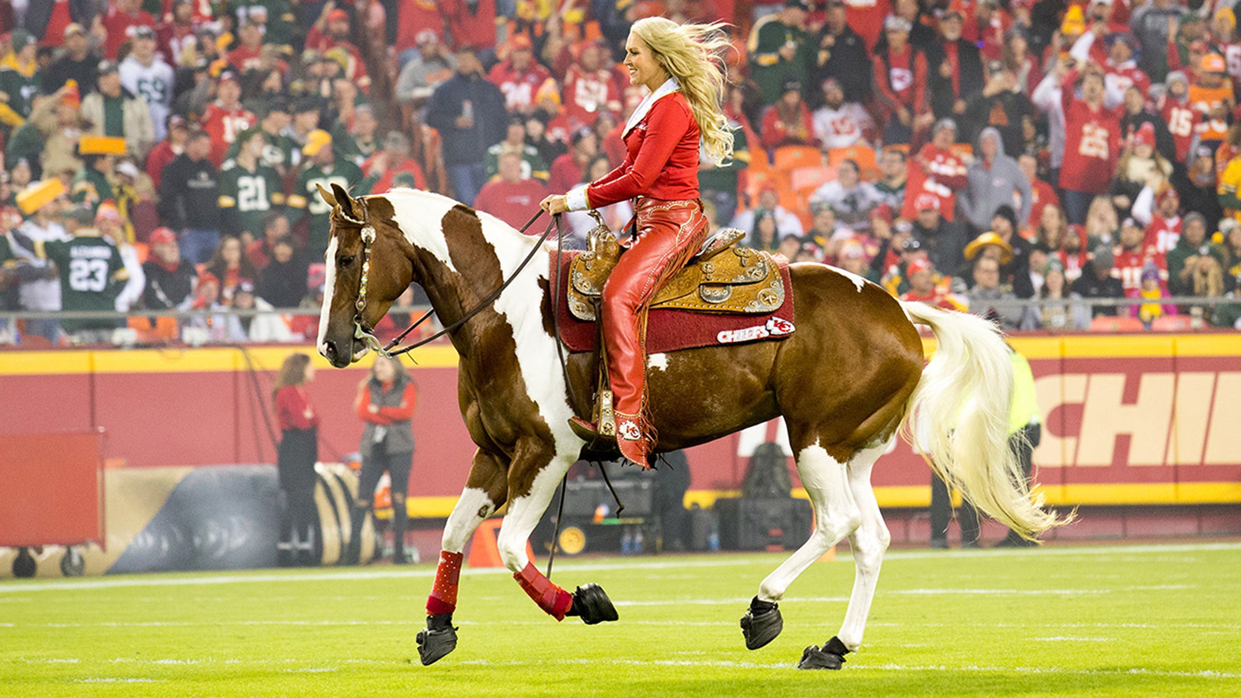Chiefs Mascot / Kansas City Chiefs Mascot Seriously Injured During Practice At Arrowhead Sports