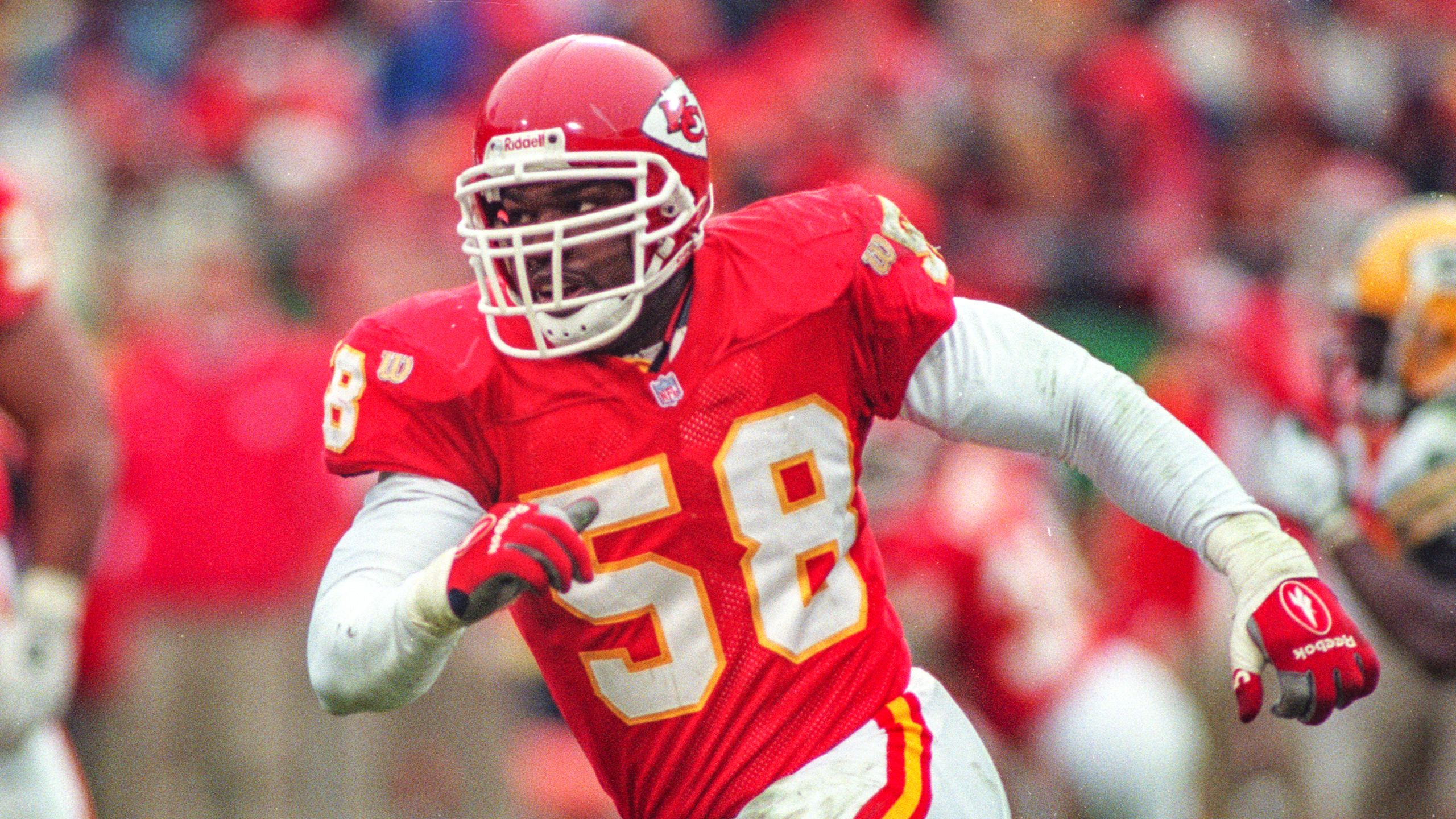 The Kansas City Chiefs - Derrick Thomas celebrates his 100th career QB  sack. #TBT