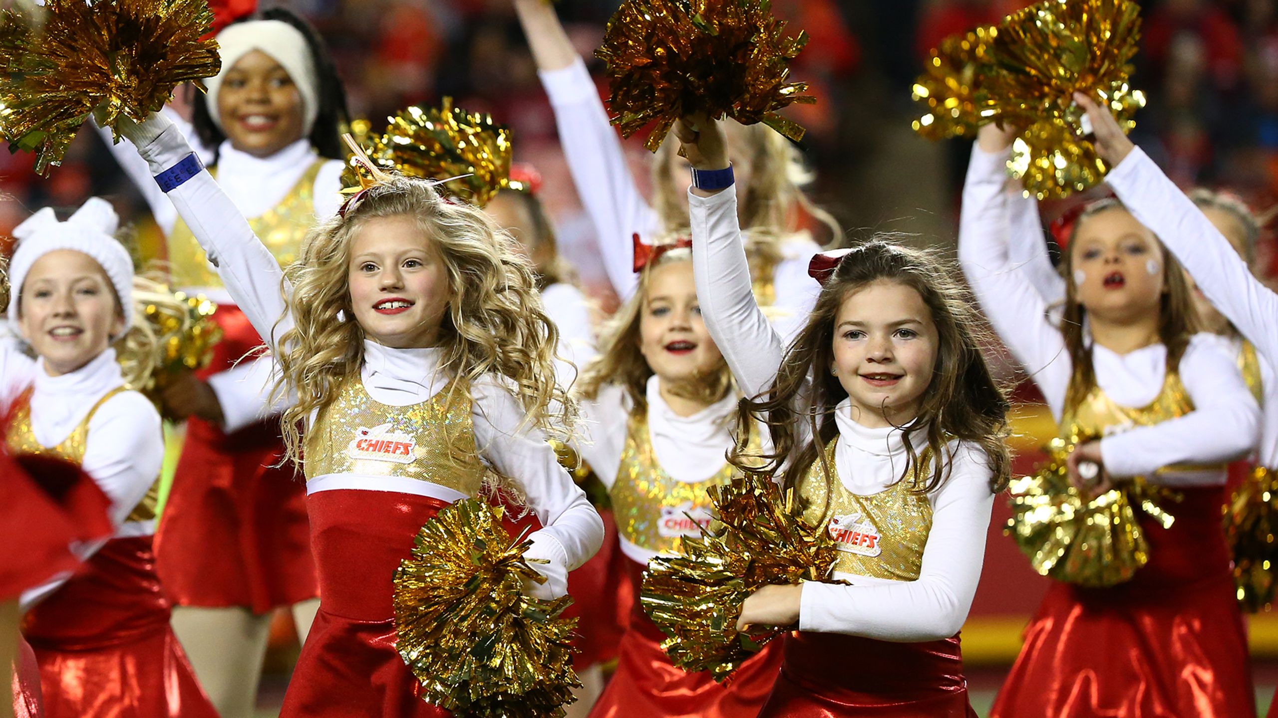 Chiefs, mother and daughter, celebrate 60 seasons of cheer with