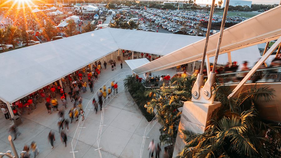 Dolphins game day: Where to tailgate, park and more - Axios Miami