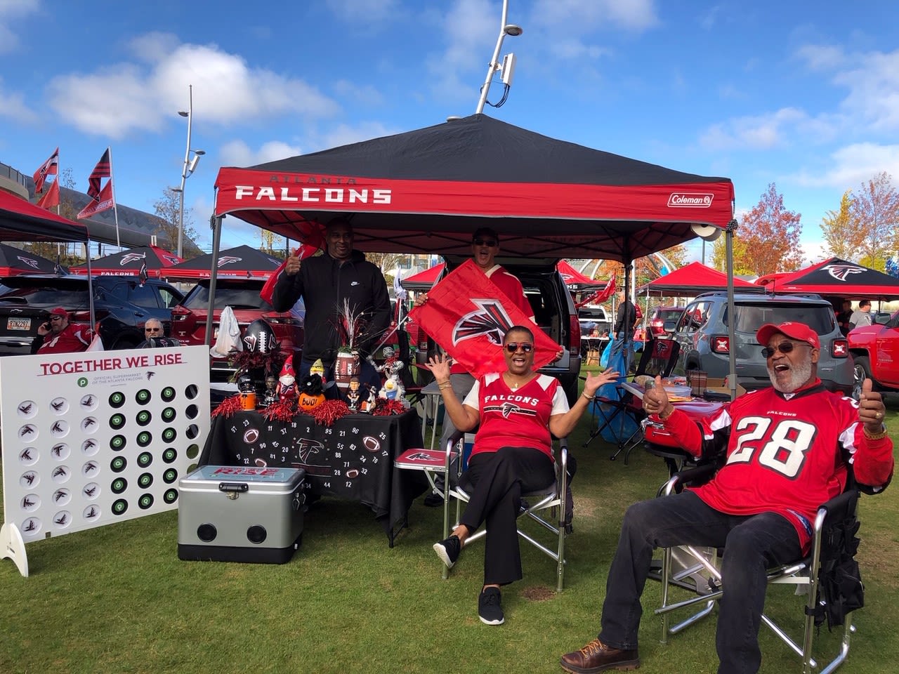 10.27.19 - Publix Tailgater of the Game: Eugene and Kris Howard (+ friends)