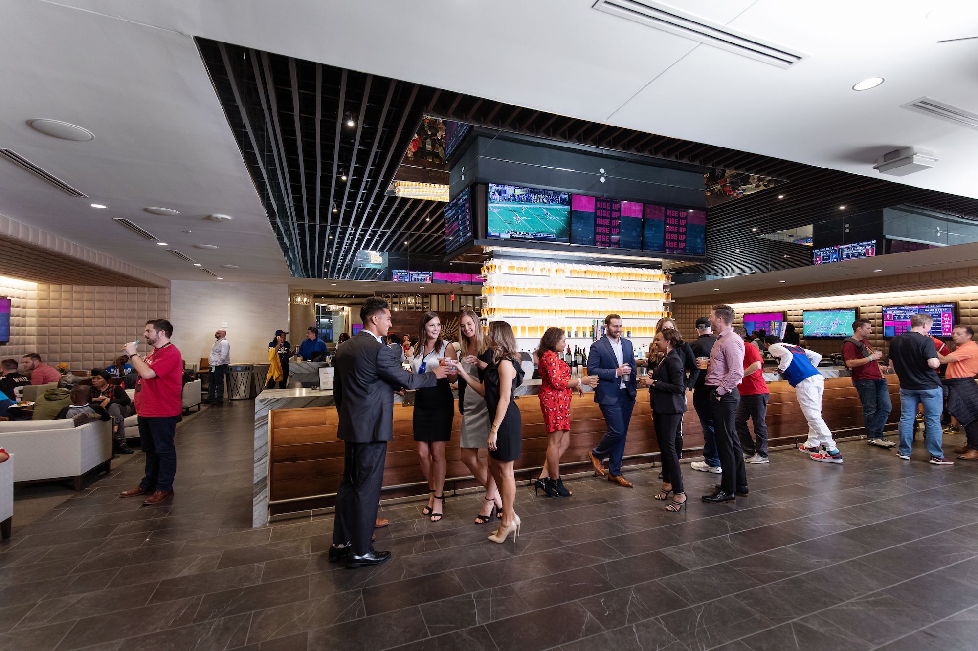 AMG LOUNGE & TRUIST CLUB