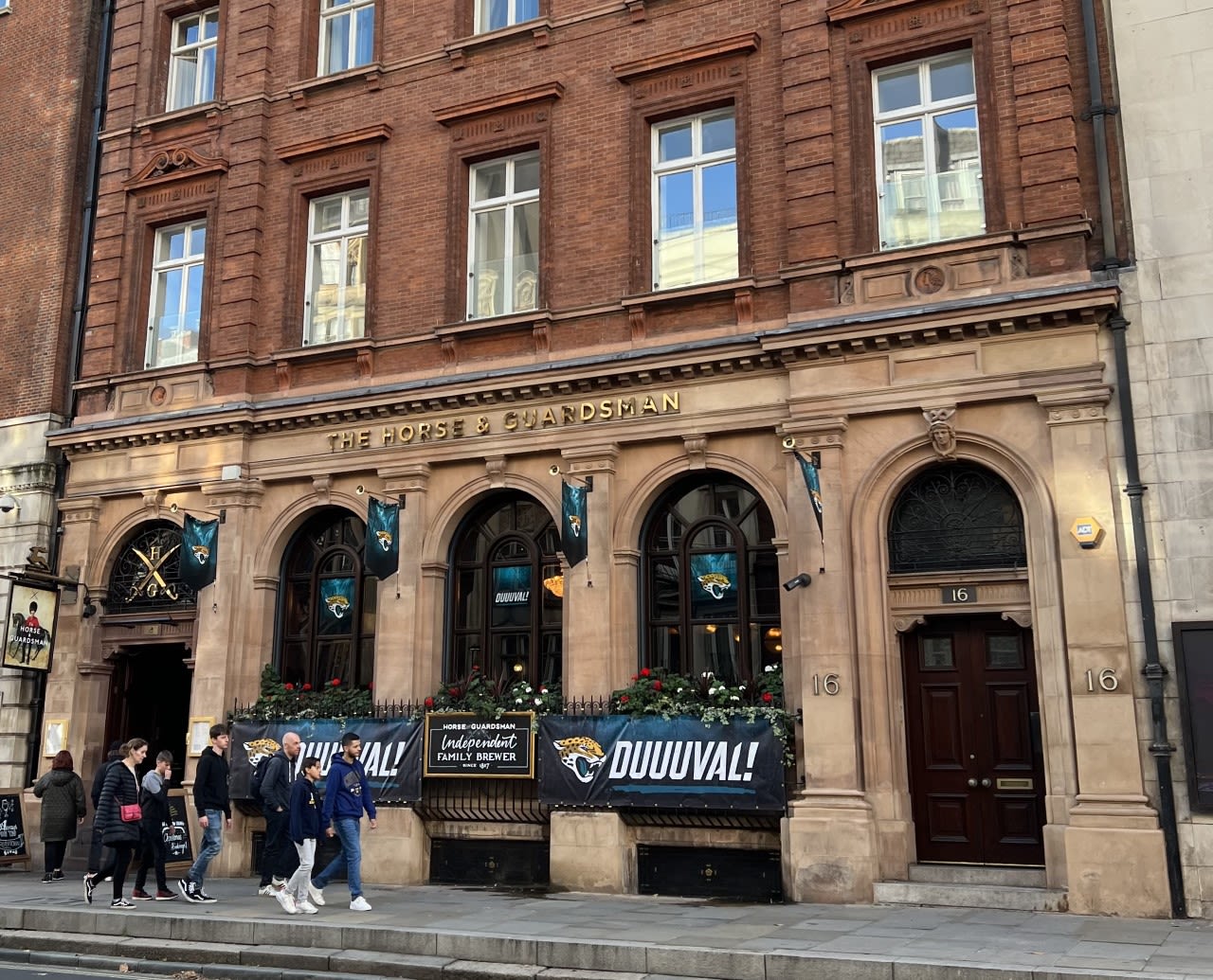 Pub Party at Horse and Guardsman