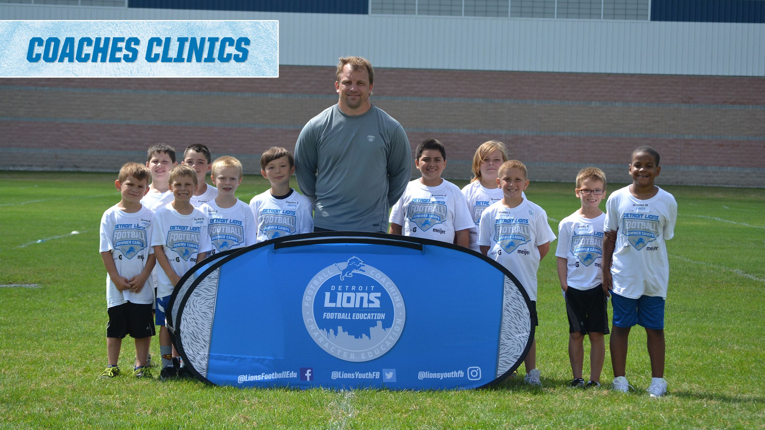 Arizona Cardinals defensive tackle Roy Lopez pauses on the sideline during the second half of an NFL football game against the Chicago Bears Sunday, Nov. 3, 2024, in Glendale, Ariz. The Cardinals won 29-9. (AP Photo/Ross D. Franklin)