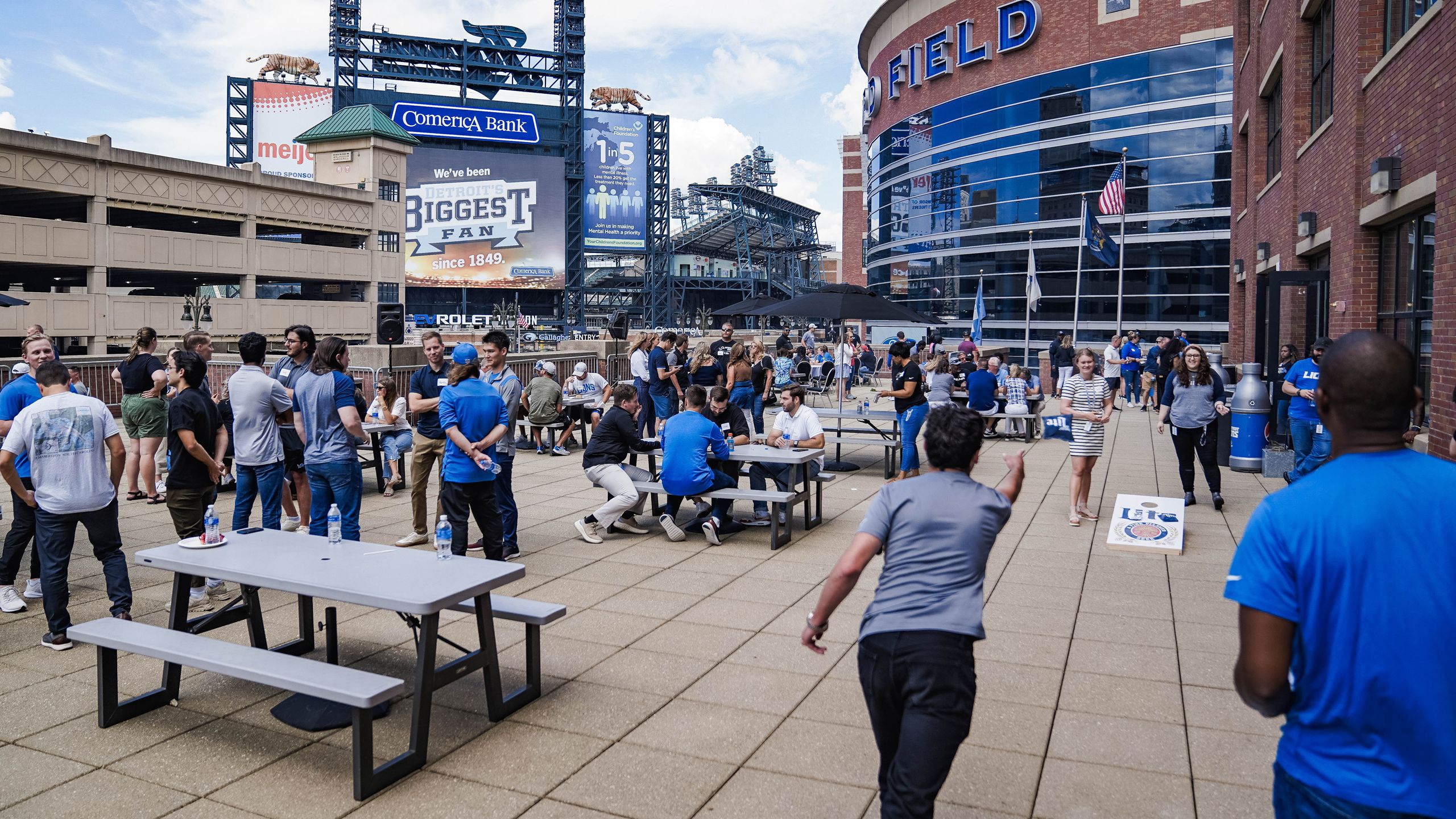 Detroit Lions will check out fan-less Ford Field before season opens