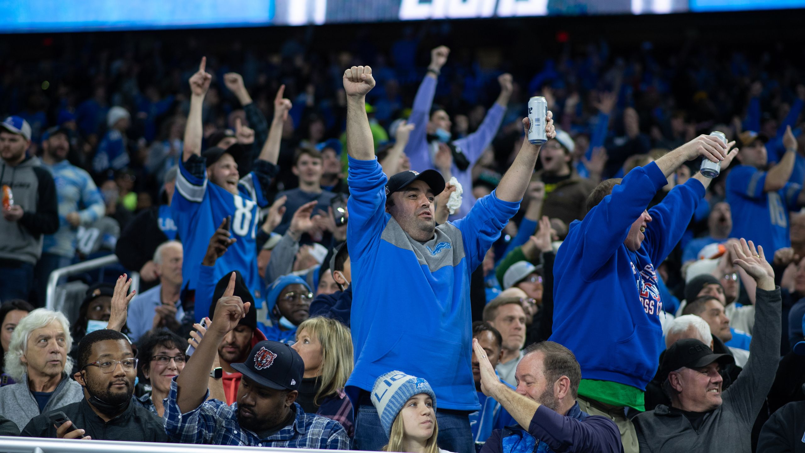 during a NFL football game against the Arizona Cardinals on Sunday, December 19, 2021 in Detroit, MI. (Mike Ferdinande/Detroit Lions).