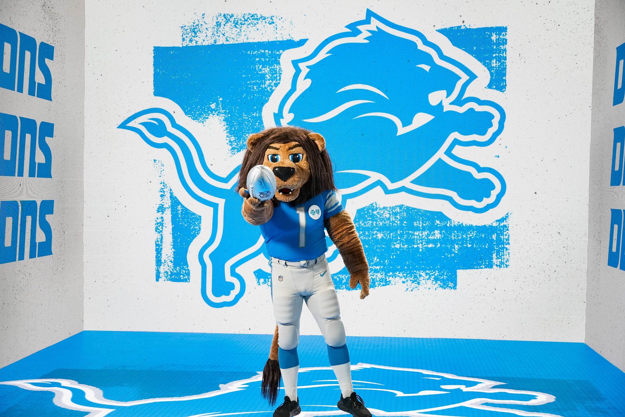 Roary Alert Detroit Lions mascot Roary.  Nfl detroit lions, Lions  football, Mascot