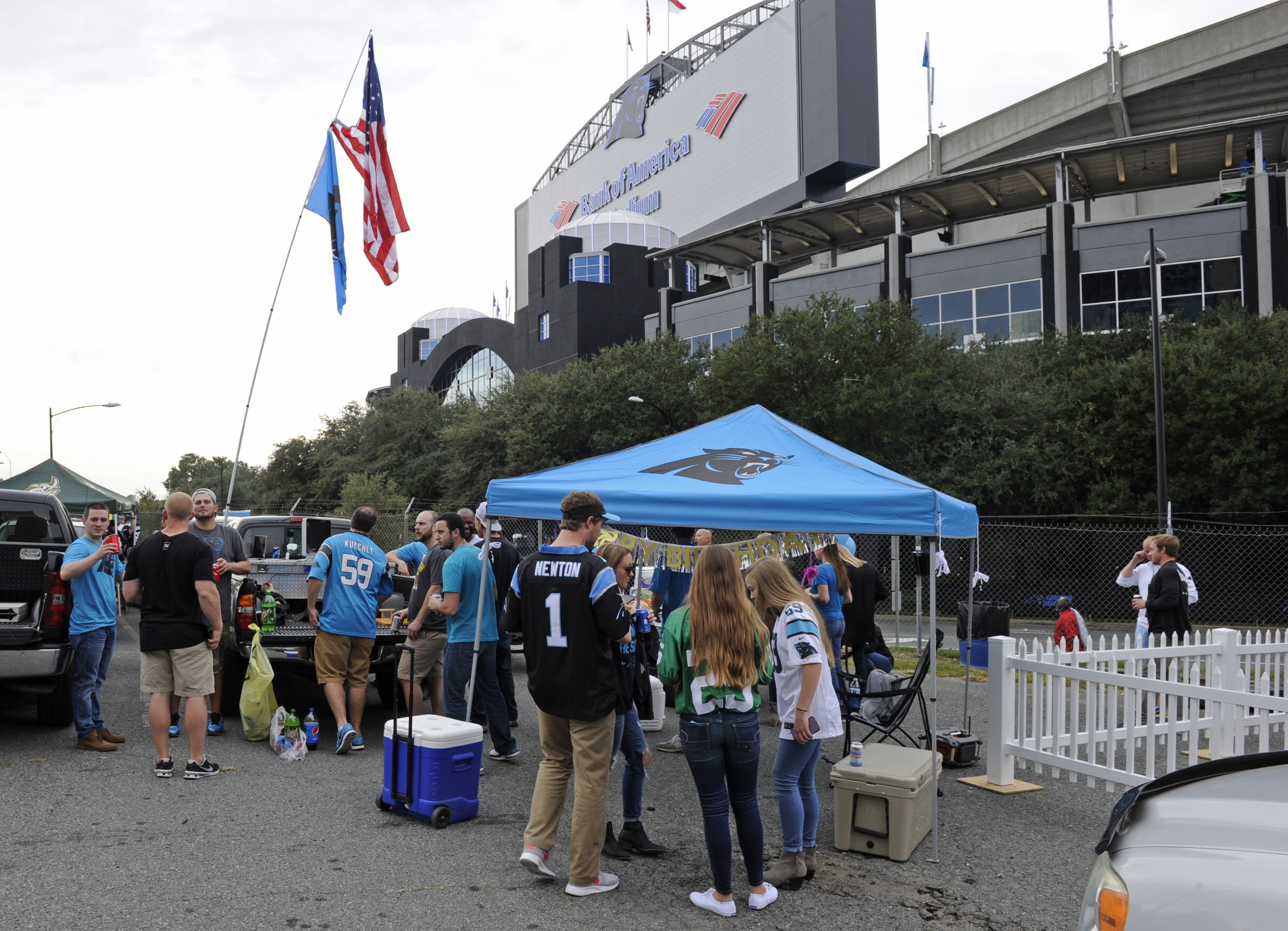 Cincinnati Bengals tailgate before game against Carolina Panthers