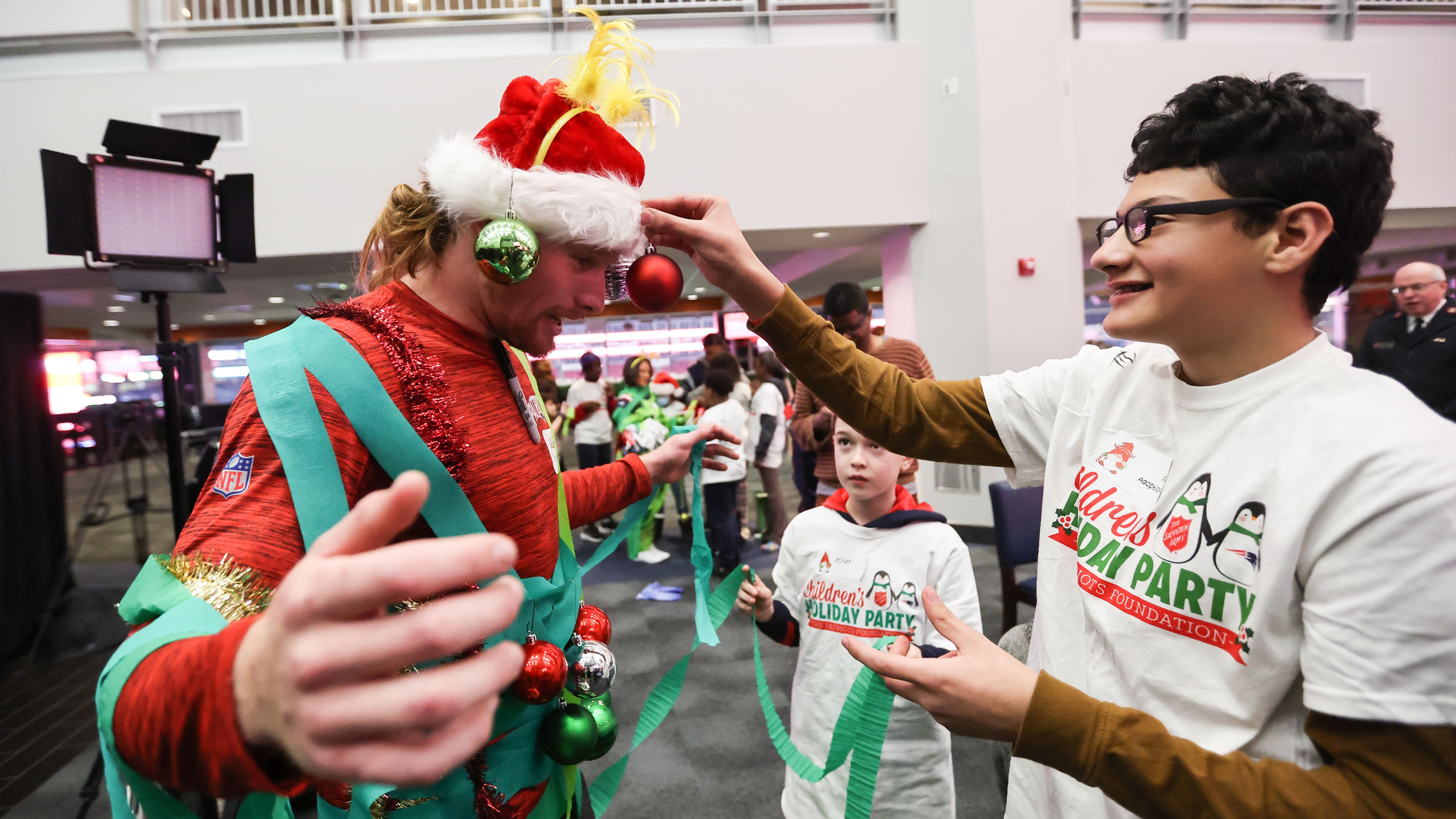 CHILDREN'S HOLIDAY PARTY