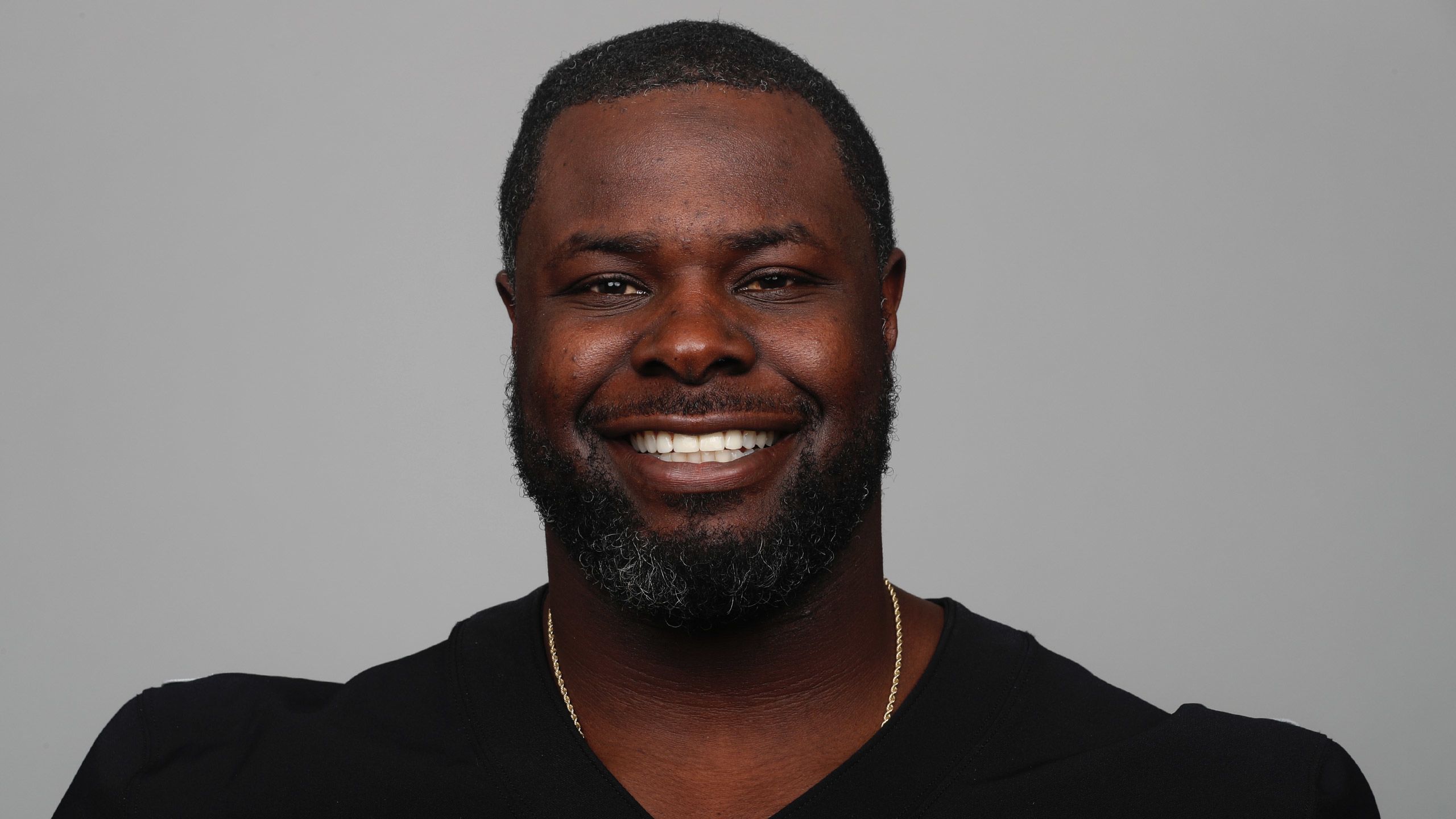 Former NFL DE Frostee Rucker returns to Tustin to give back – Orange County  Register