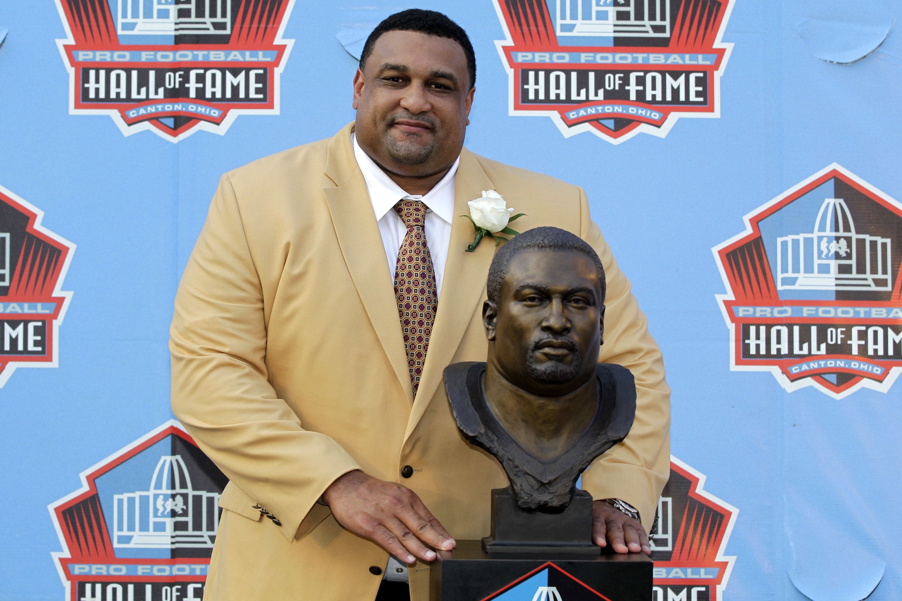 we look back at Pro Football Hall of Fame player Willie Roaf's years in uniform with the New Orleans Saints.