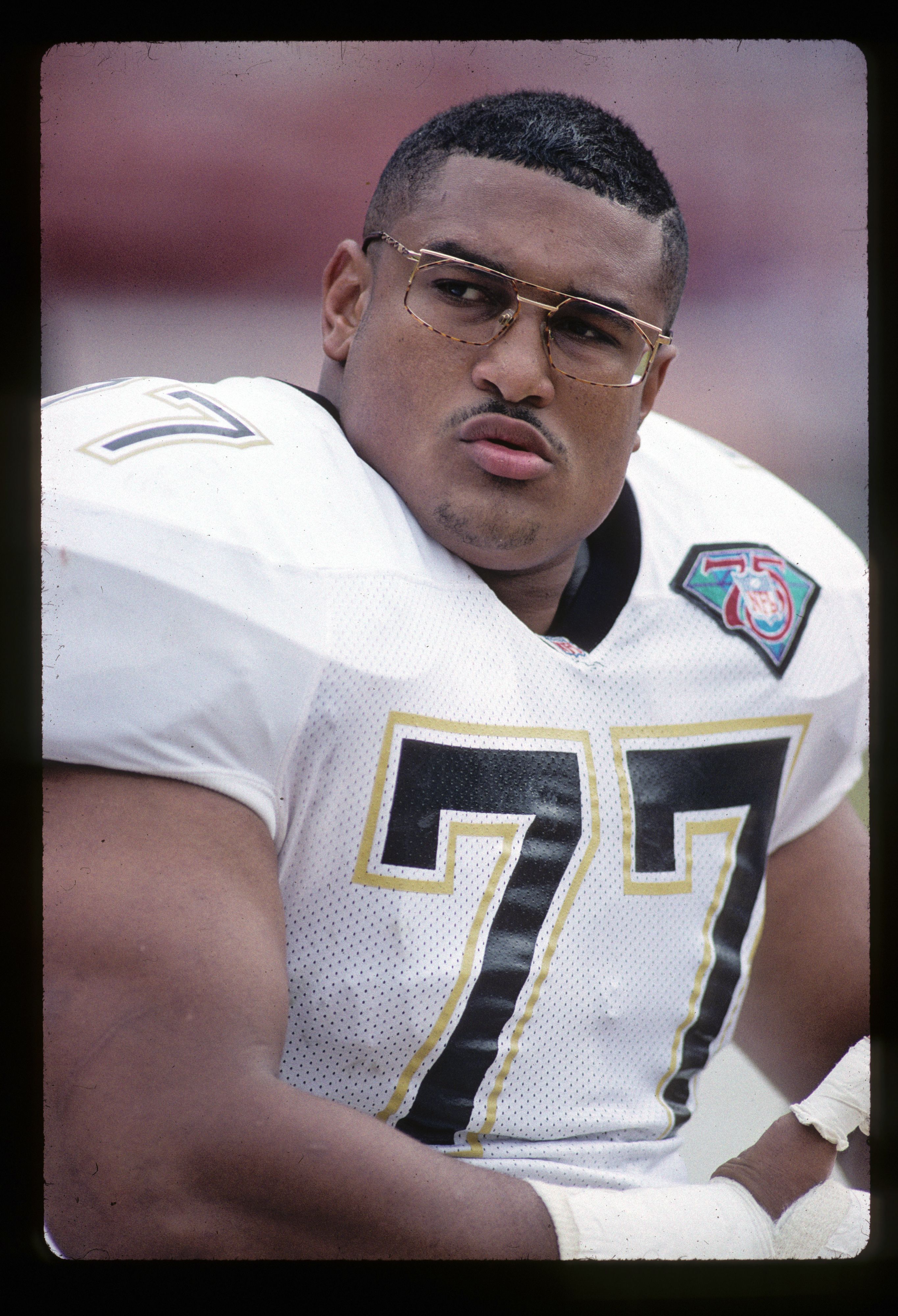 30 Sep 2001: William Roaf of the New Orleans Saints during the