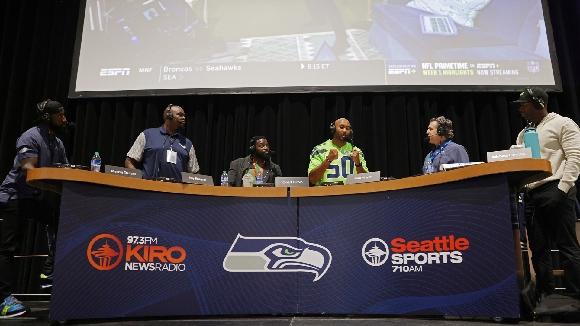 Ways to Watch and Listen in the UK: Seahawks vs. 49ers Wild Card Weekend