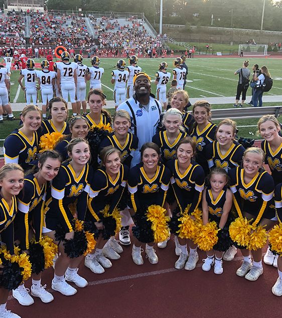 Eagles Cheerleaders sport gold pom poms for pediatric cancer awareness in  win vs. Jets (PHOTOS) 