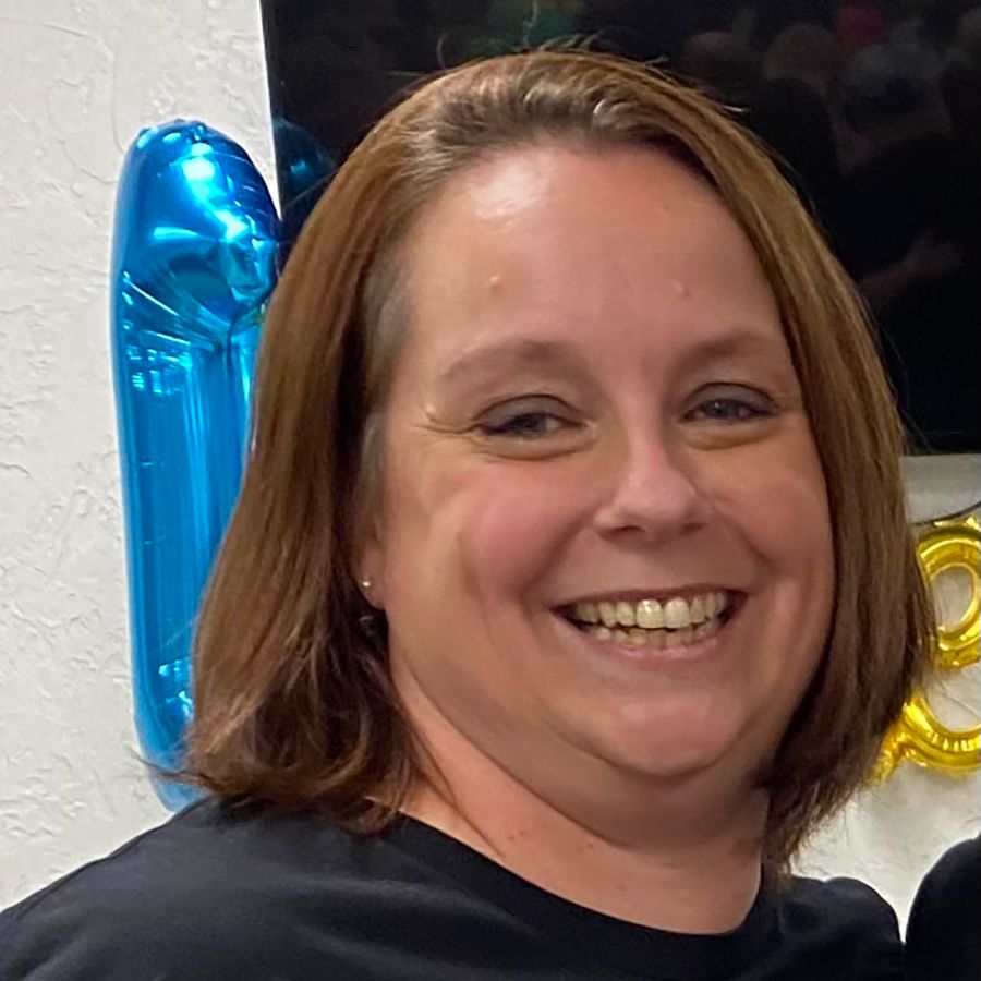 Staff_Zeravica_Julie