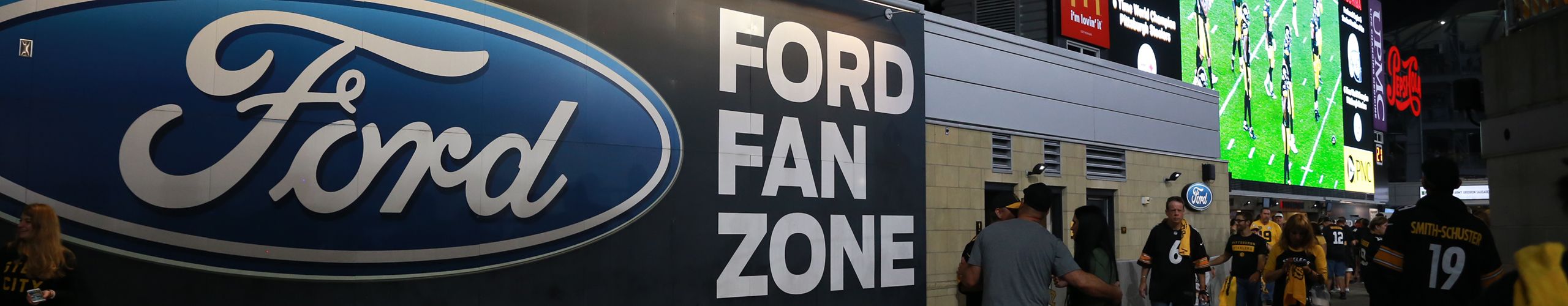 Gameday_2022_Ford_Fan_Zone