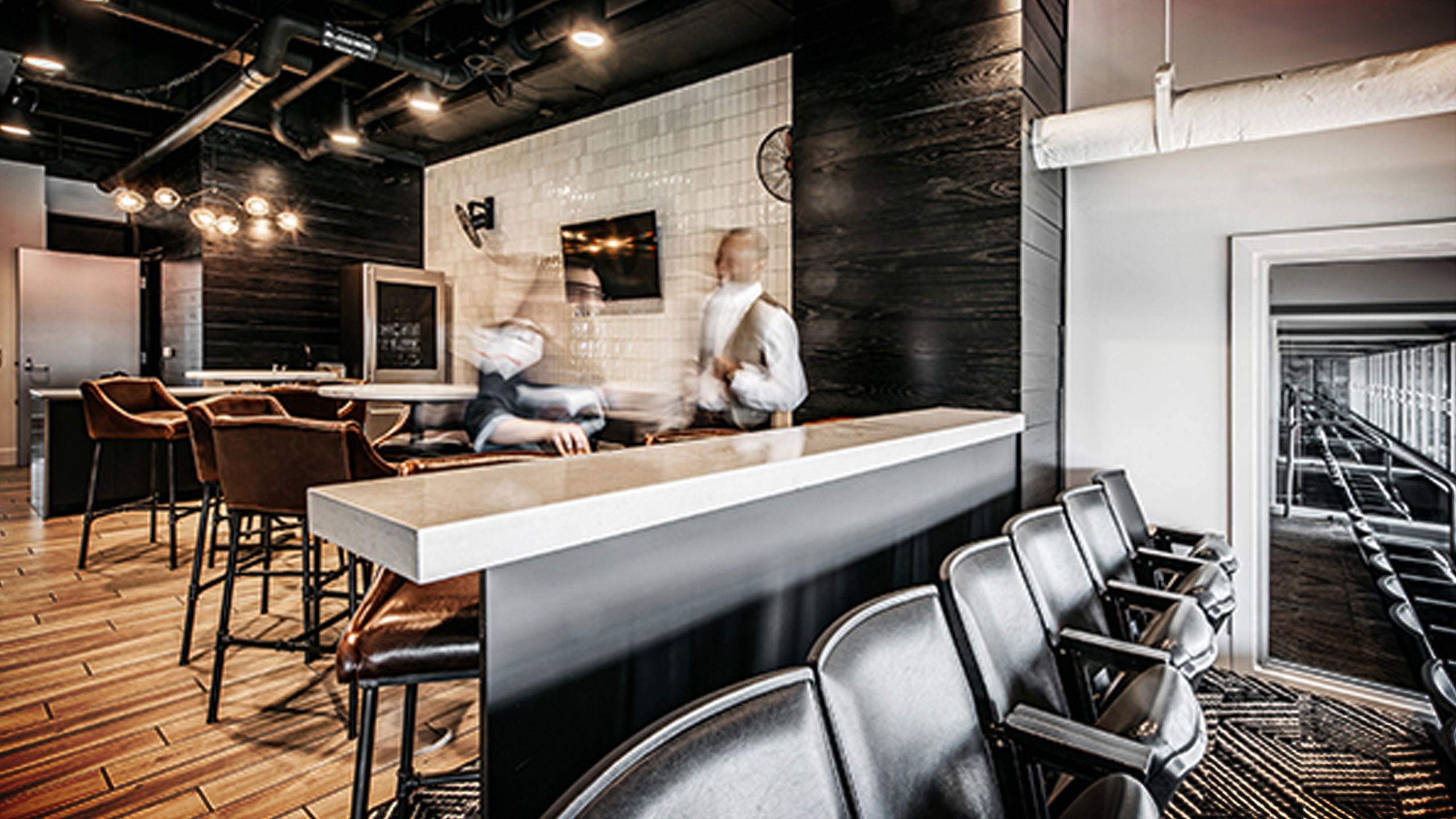 SEASON & SINGLE-GAME SUITES