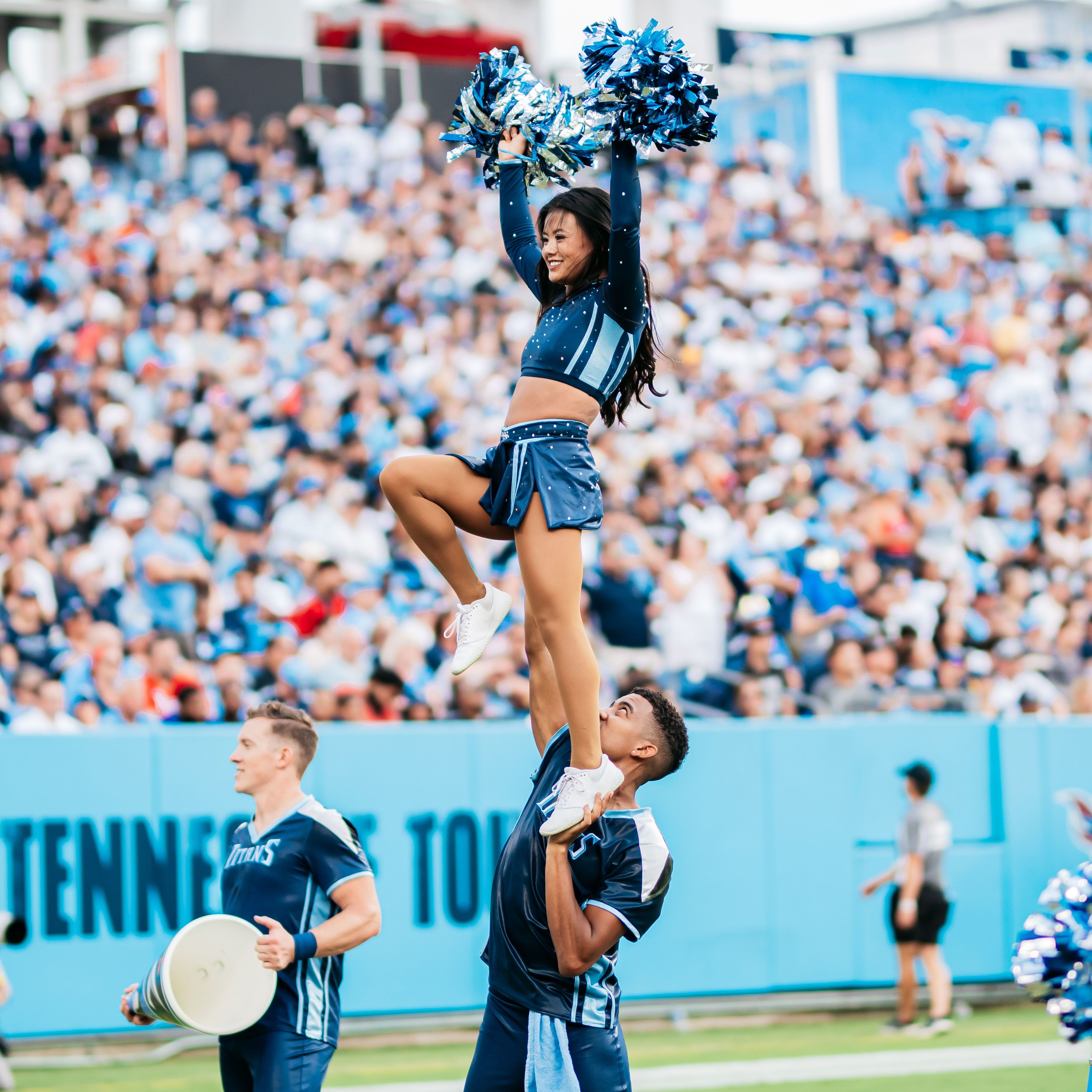 Tennessee Titans - Enter the Titans Hall of Fans Photo Contest