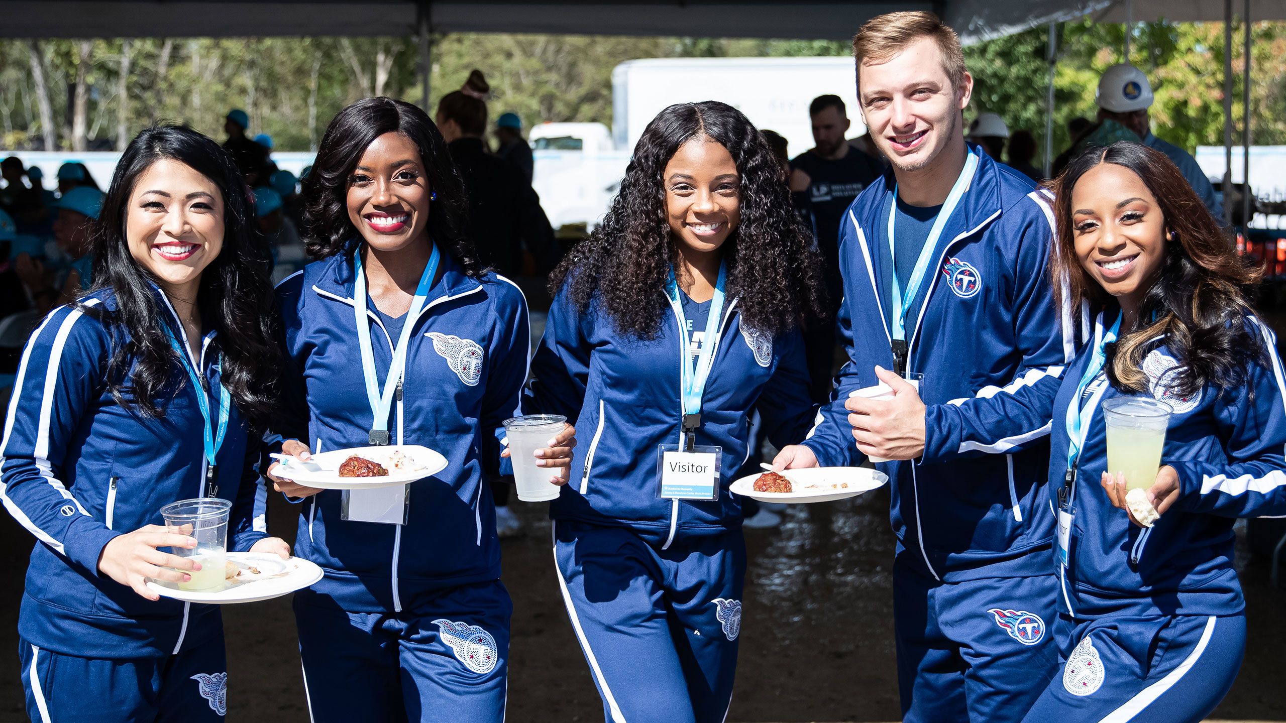 Tennessee Titans Cheerleaders & T-Rac - #TeammateTuesday 