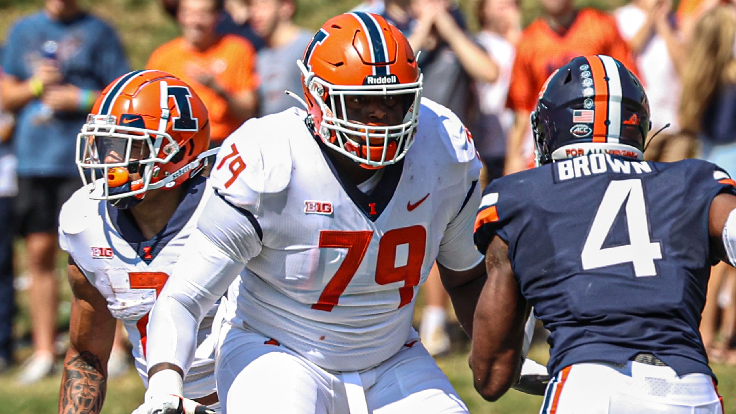 Illinois Football: Vederian Lowe traded to future Hall of Fame coach