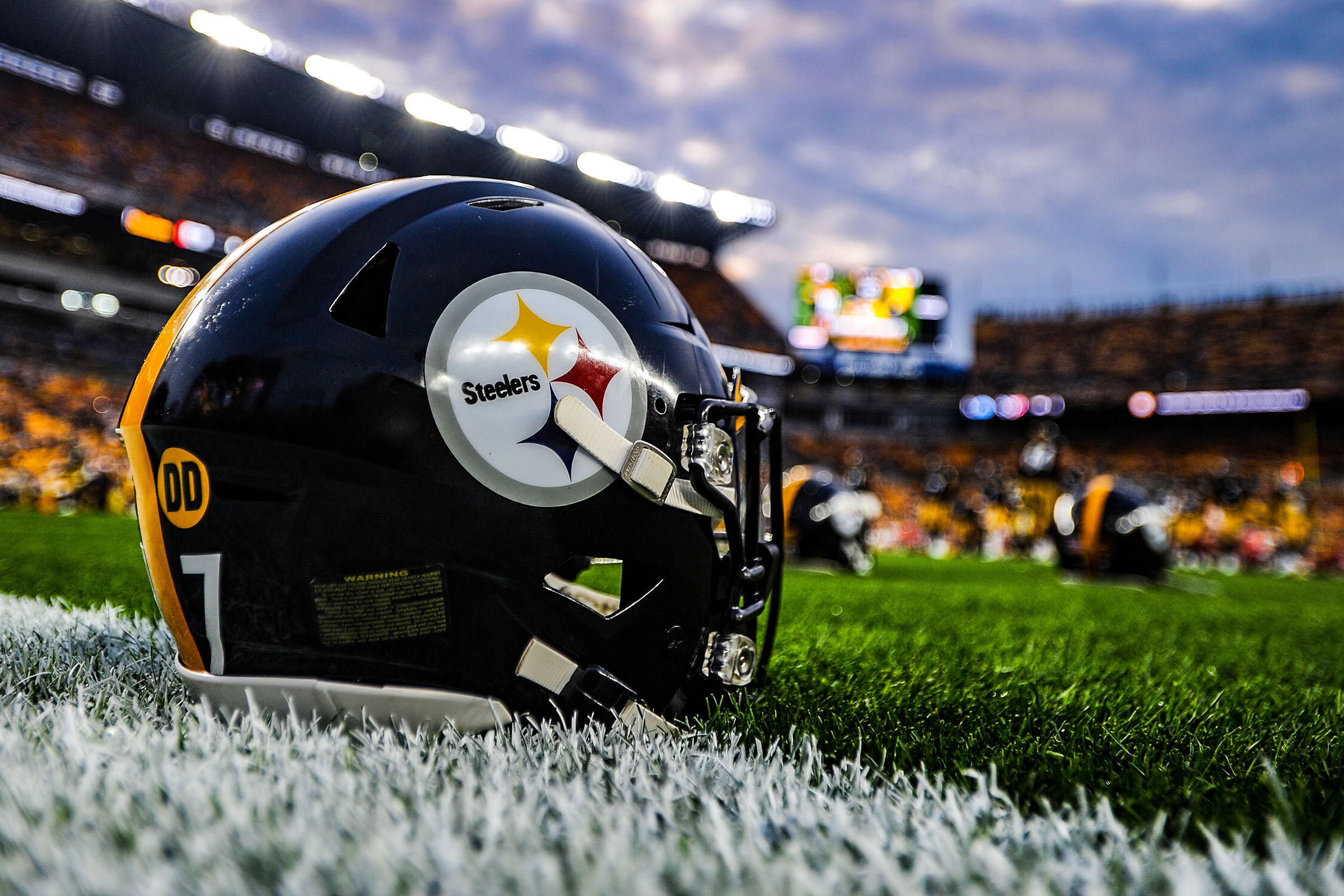 Pittsburgh Steelers: Logo Pattern Wallpaper