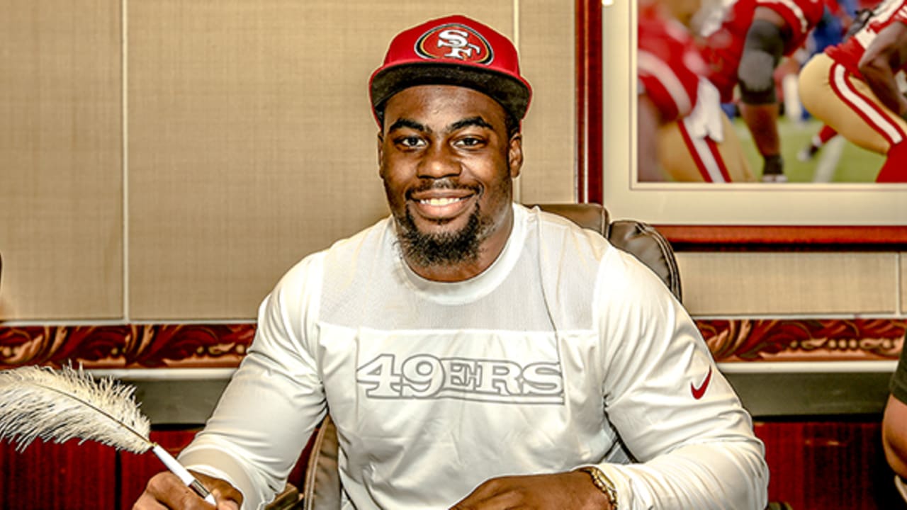Social Recap of Rookie Contract Signings