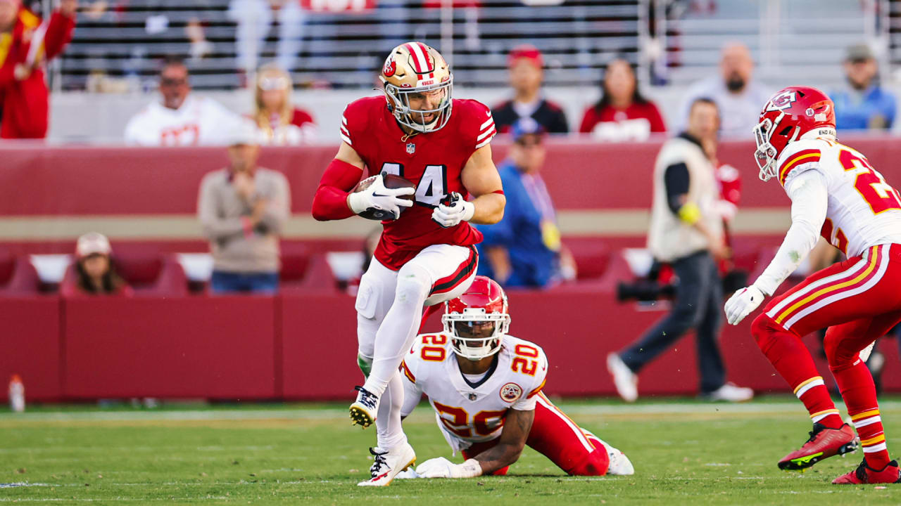 Kyle Juszczyk Stiff Arms a Chiefs Defender to Move the Chains