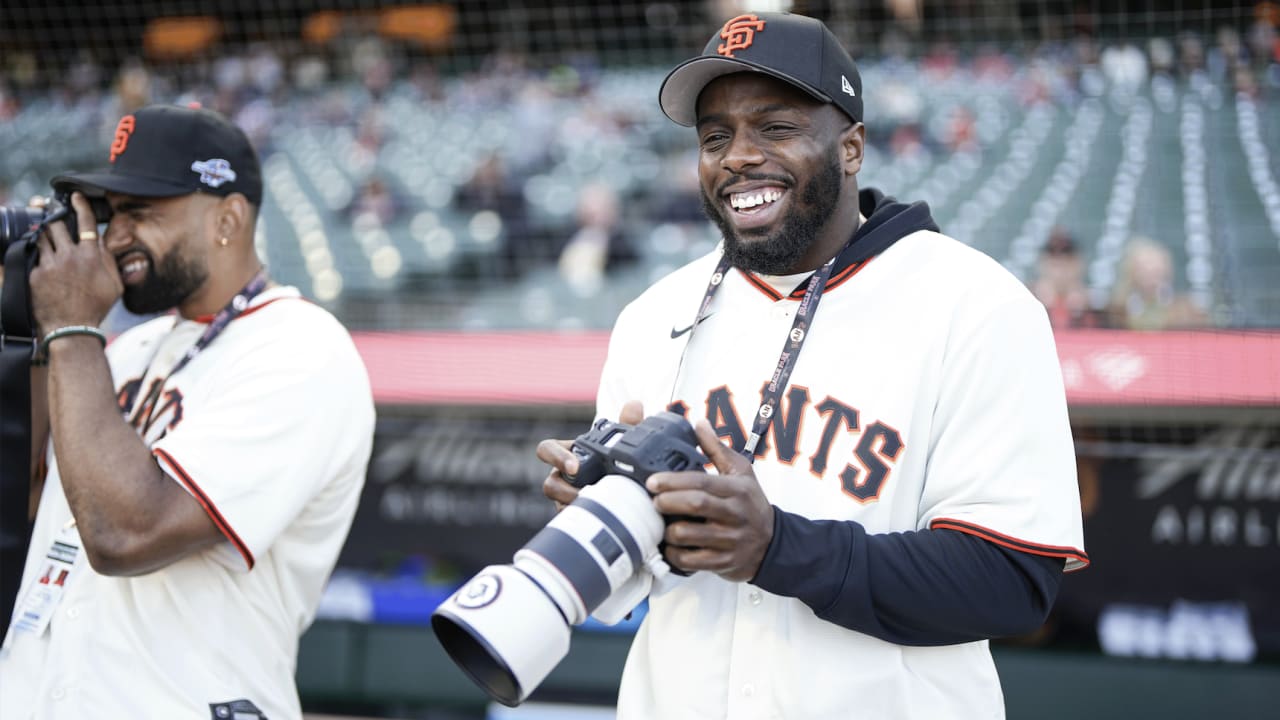 Off the Field: San Francisco 49ers Players Enjoy an SF Giants Game