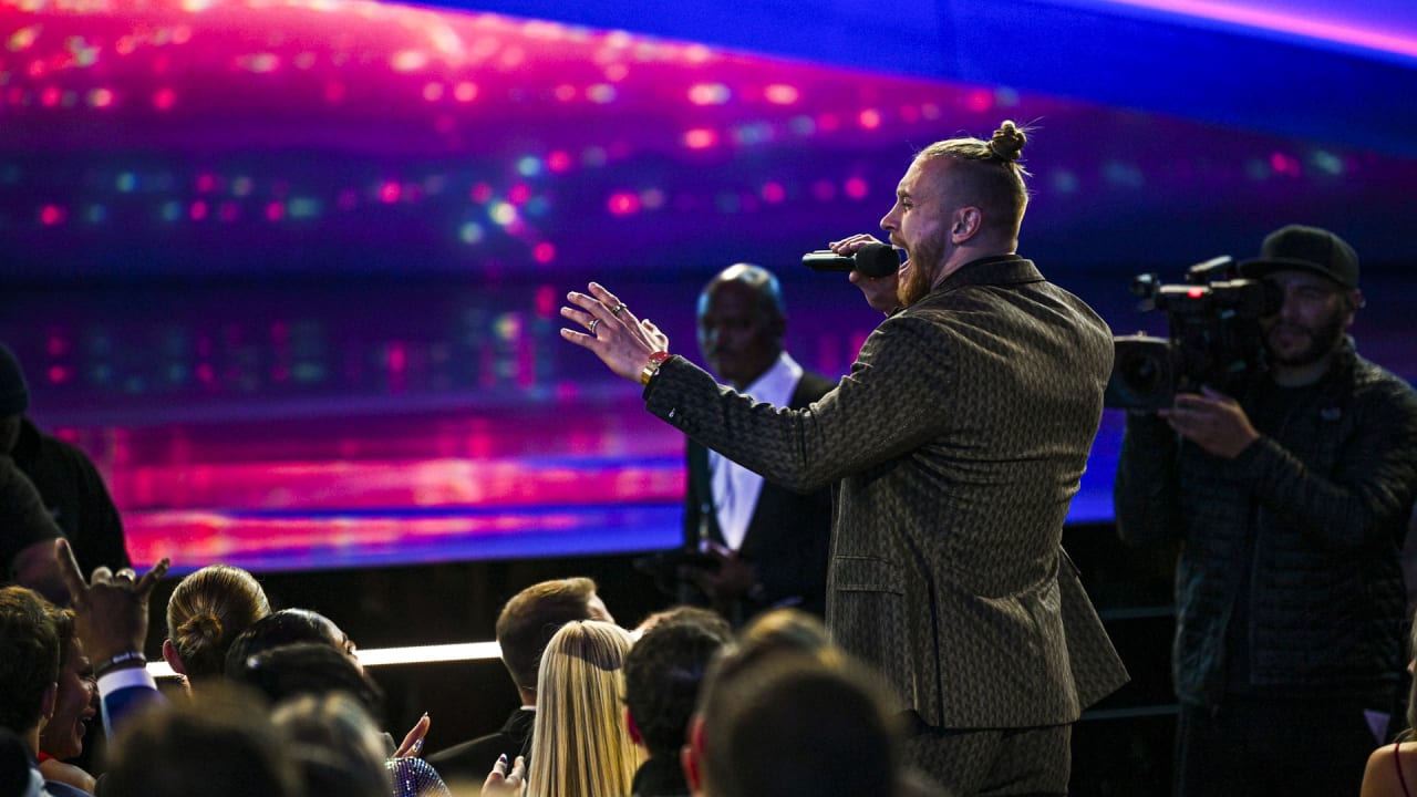 Kittle Wins Never Not Working Protection Play of the Year Award