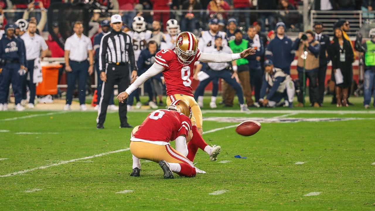 Robbie Gould Drills the 33yard Gamewinning Field Goal