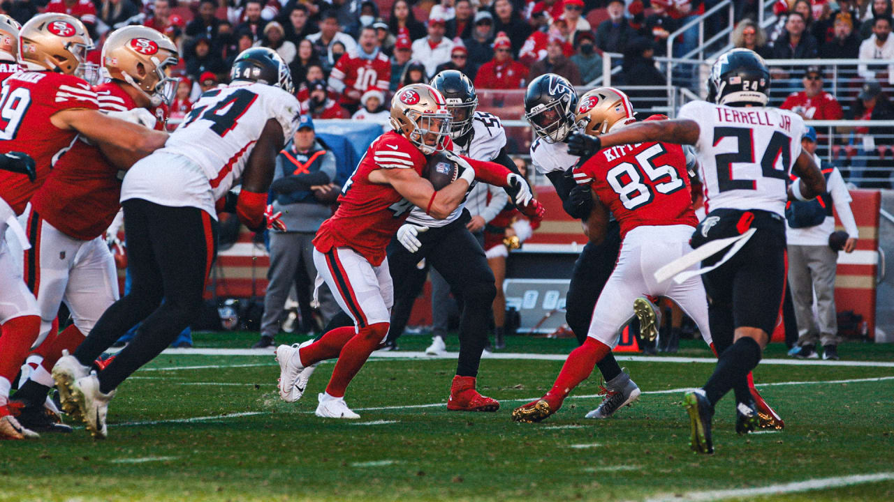 Kyle Juszczyk Plows into the End Zone for a Touchdown