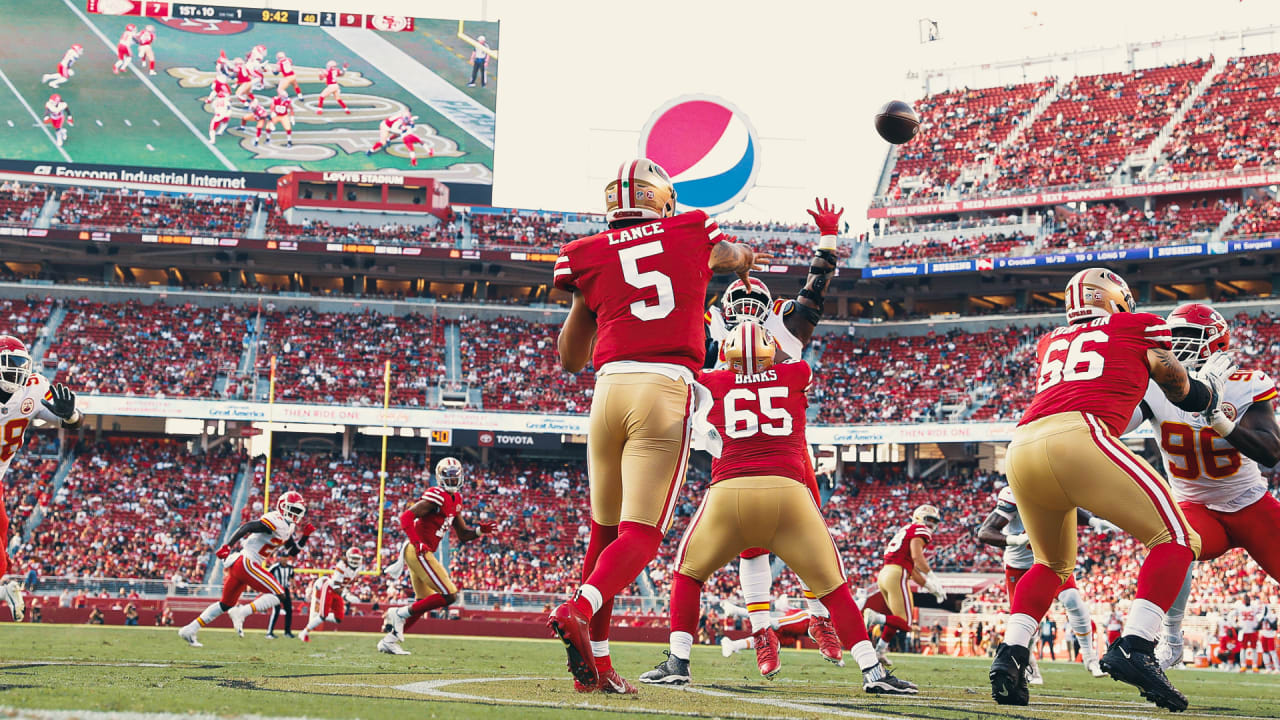 San Francisco 49ers tight end Charlie Woerner, left, and wide