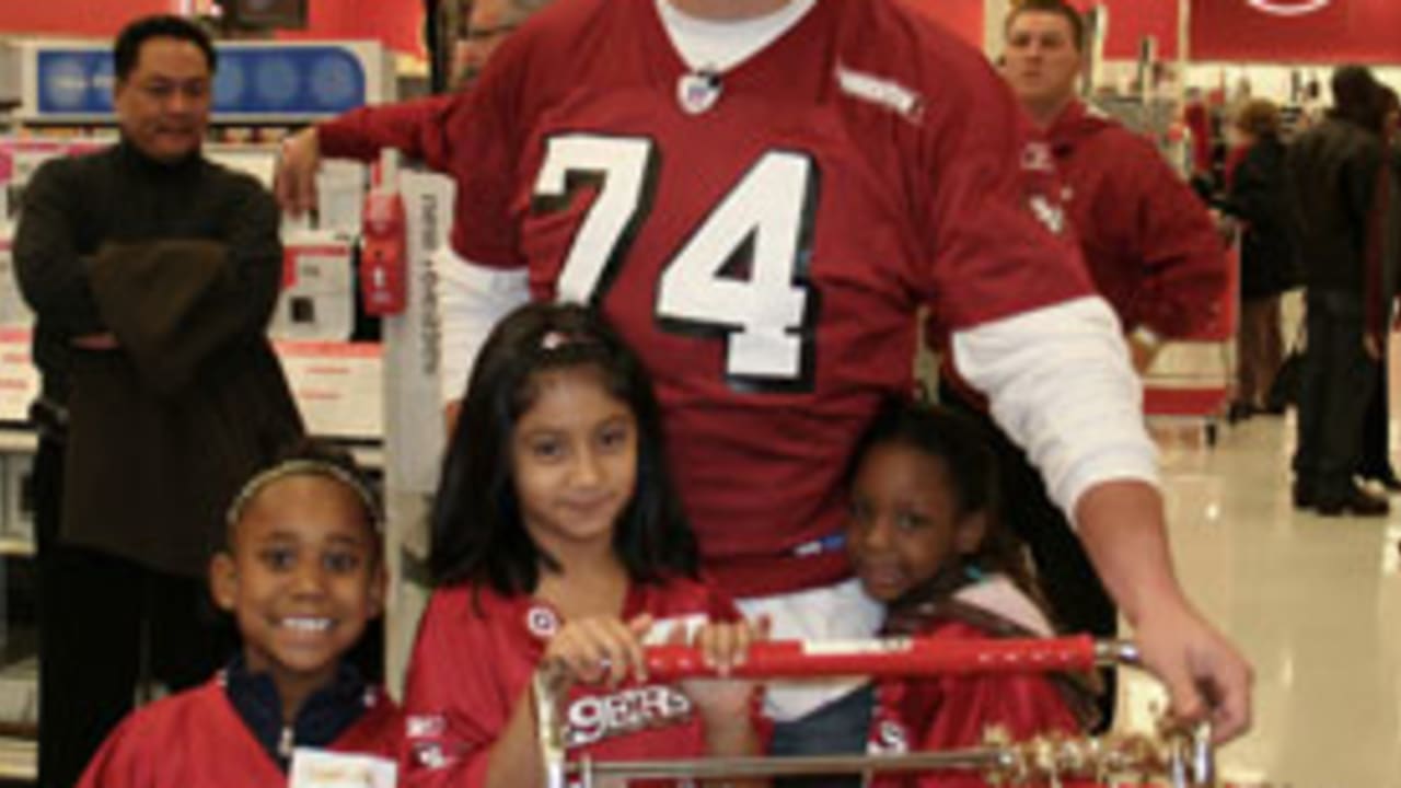 49ers Shop with Bay Area Youth