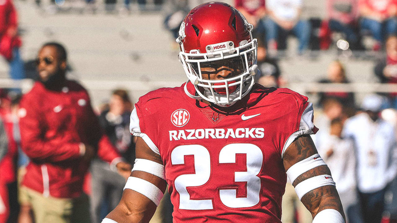 Arkansas' Dre Greenlaw Likely Out For Season After Foot Injury vs