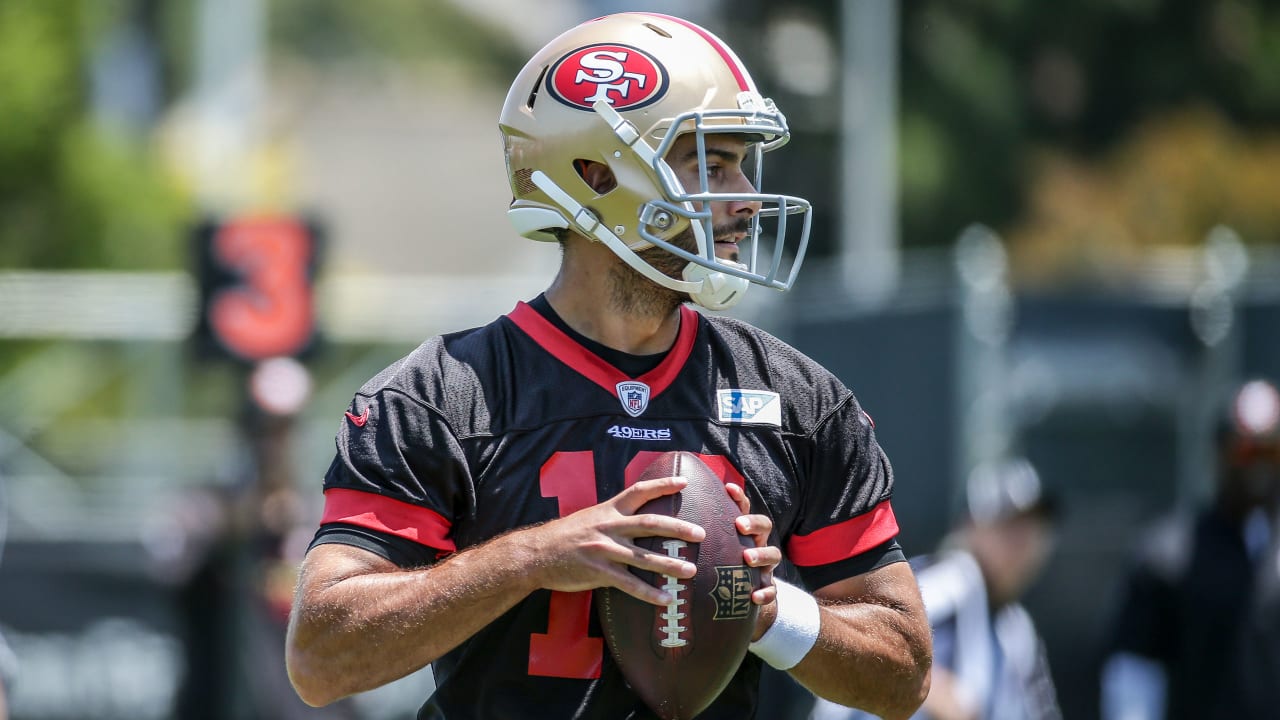 49ers quarterback Jimmy Garoppolo struggles during minicamp